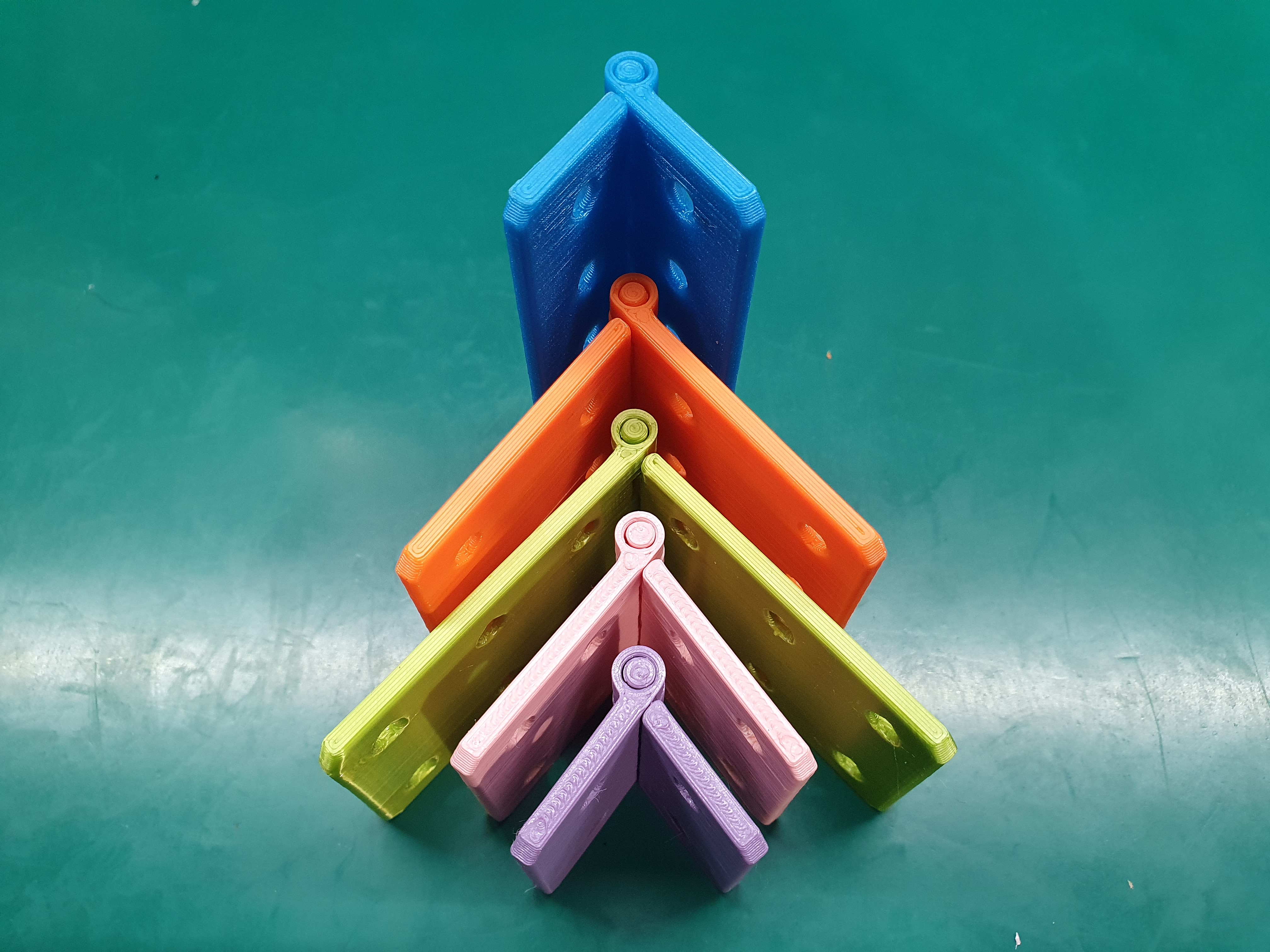 Miniatura 2 do modelo 3D Parametric hinge (vertically printed)