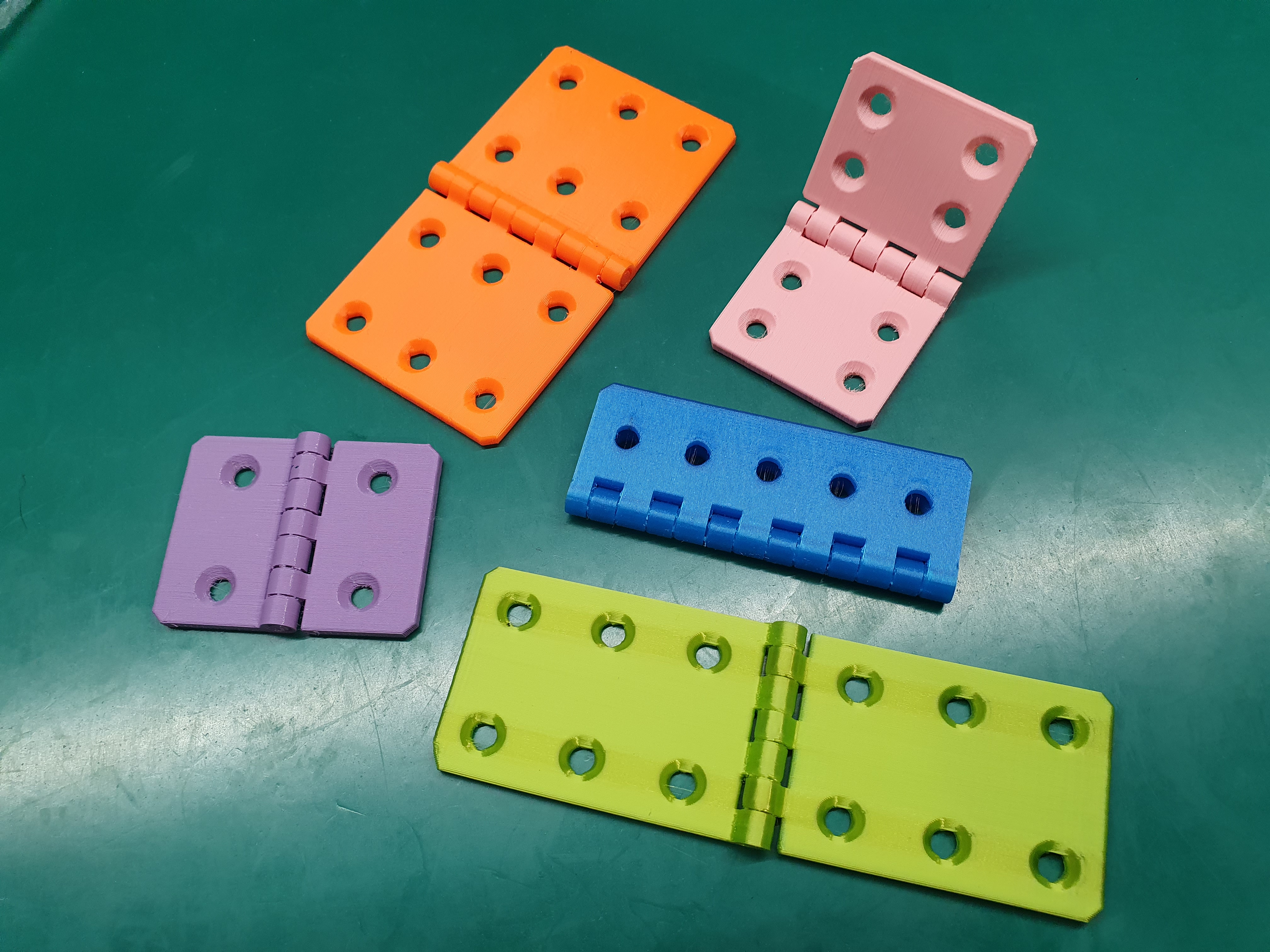 Miniatura 3 do modelo 3D Parametric hinge (vertically printed)