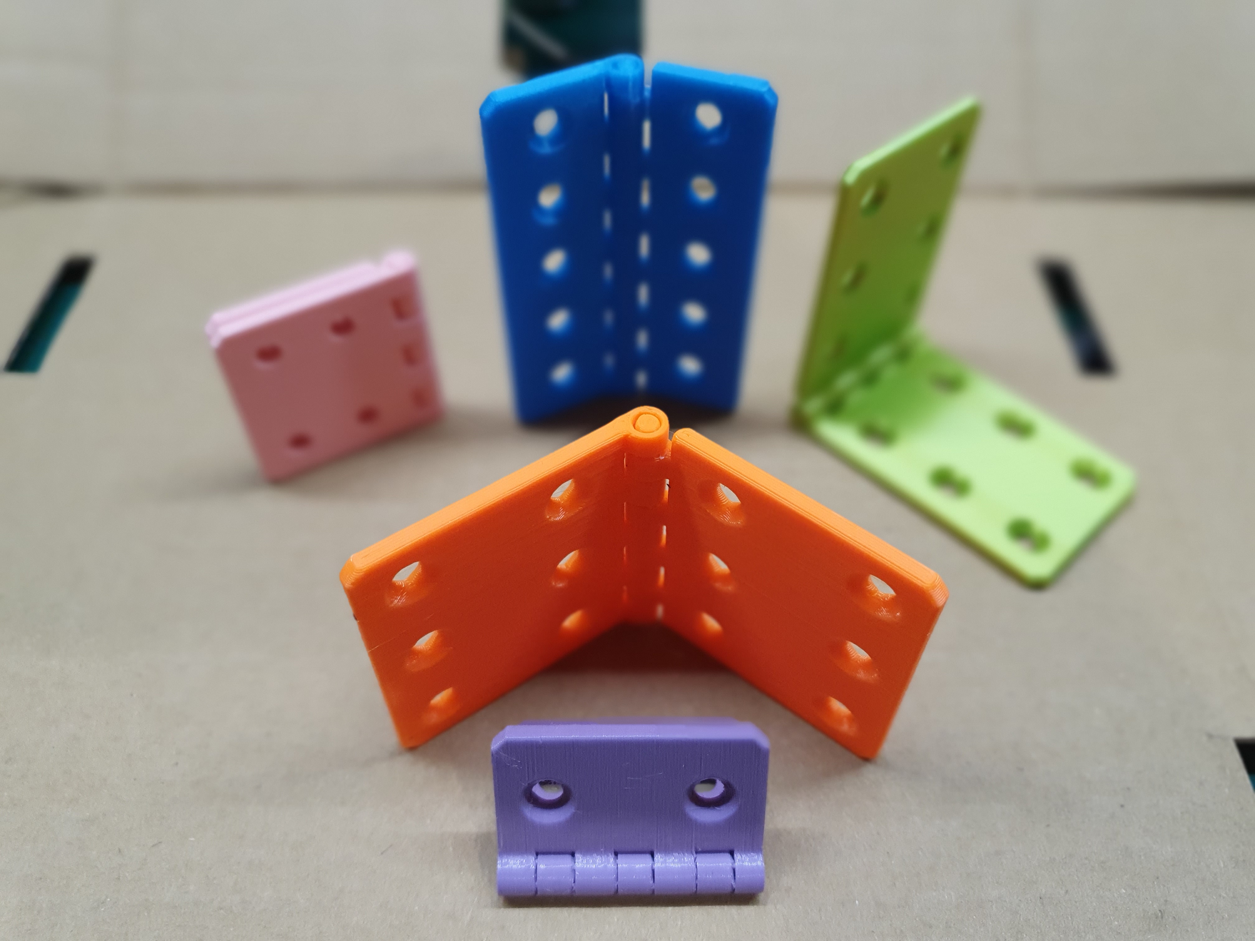 Miniatura 6 do modelo 3D Parametric hinge (vertically printed)