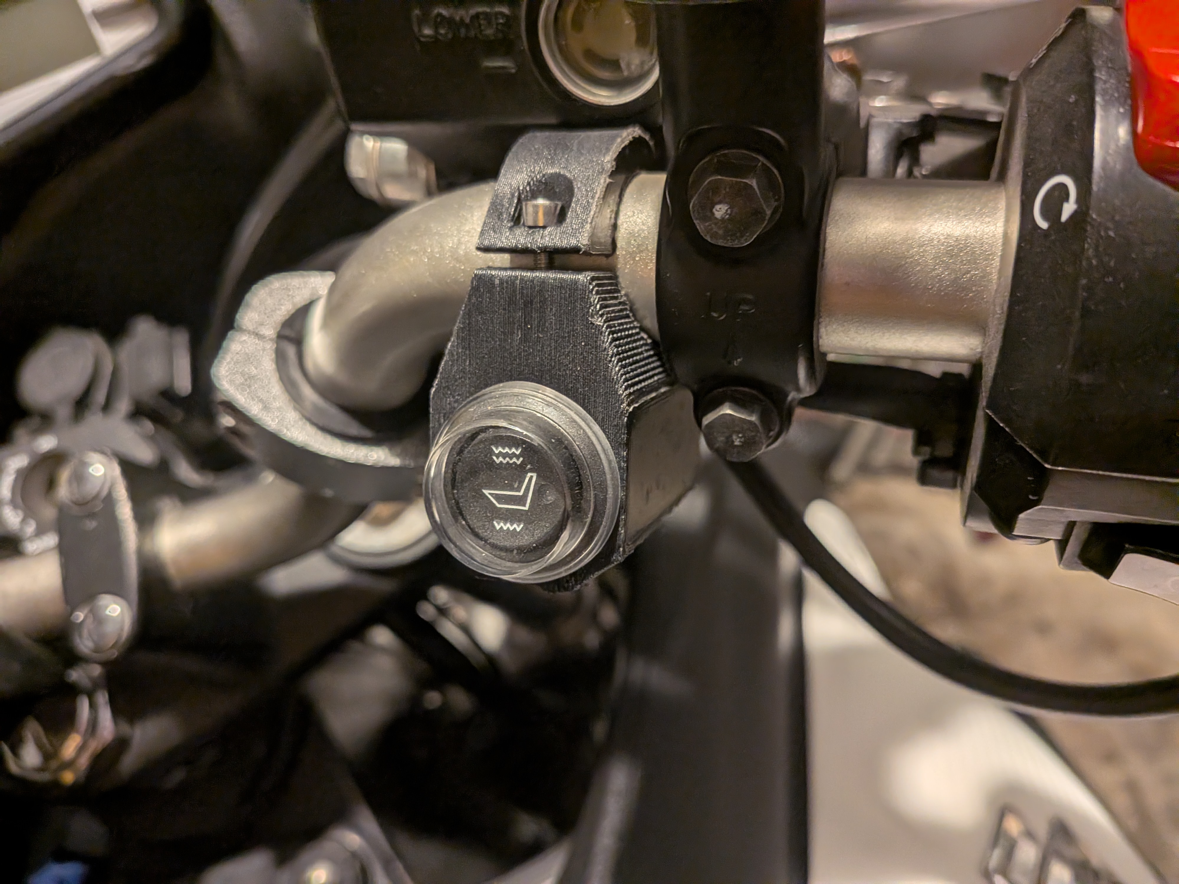 Switch bracket for handlebar
