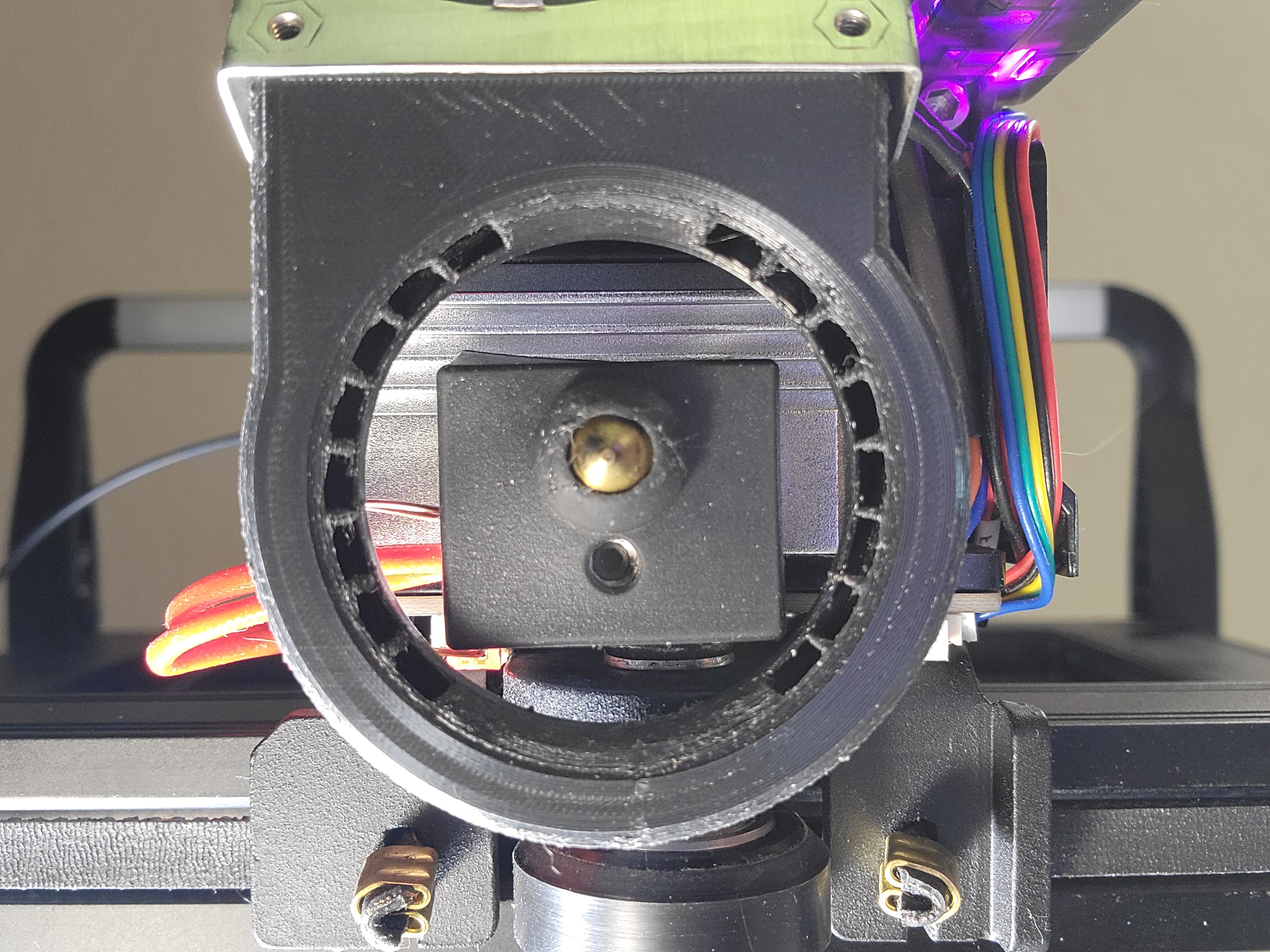 Circular parts cooling duct