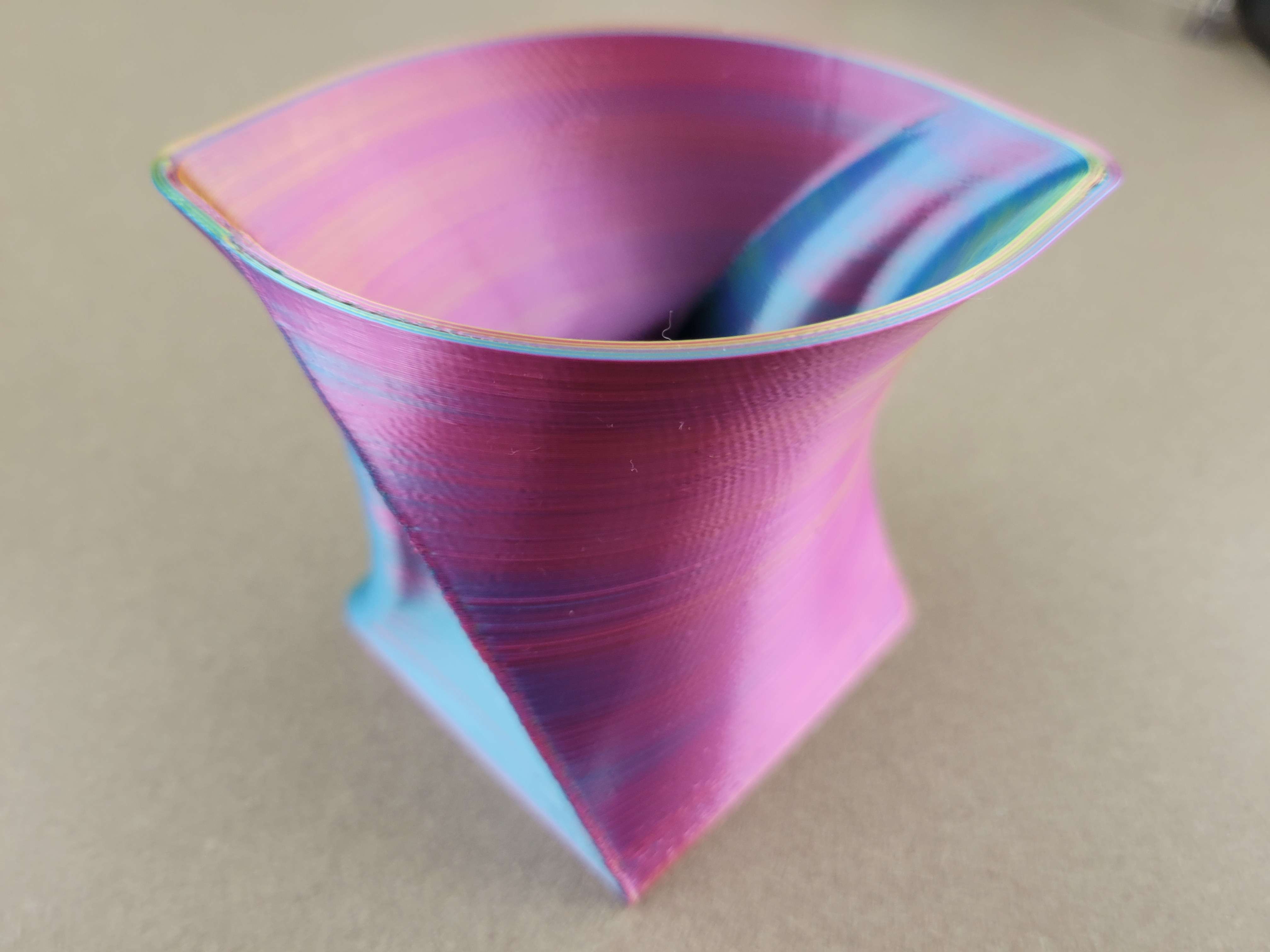 Twisted Square Pen Cup