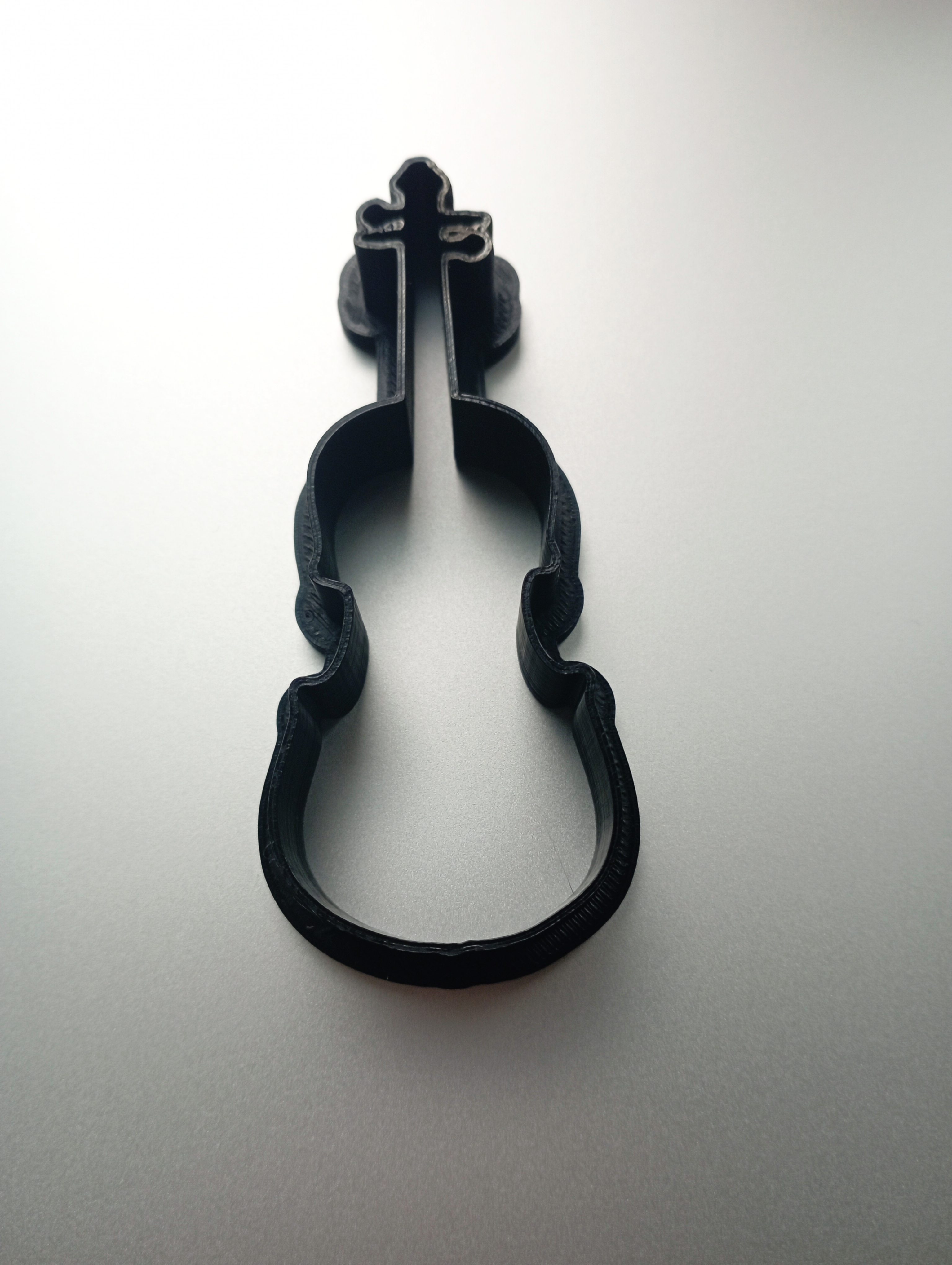Violin cookie cutter