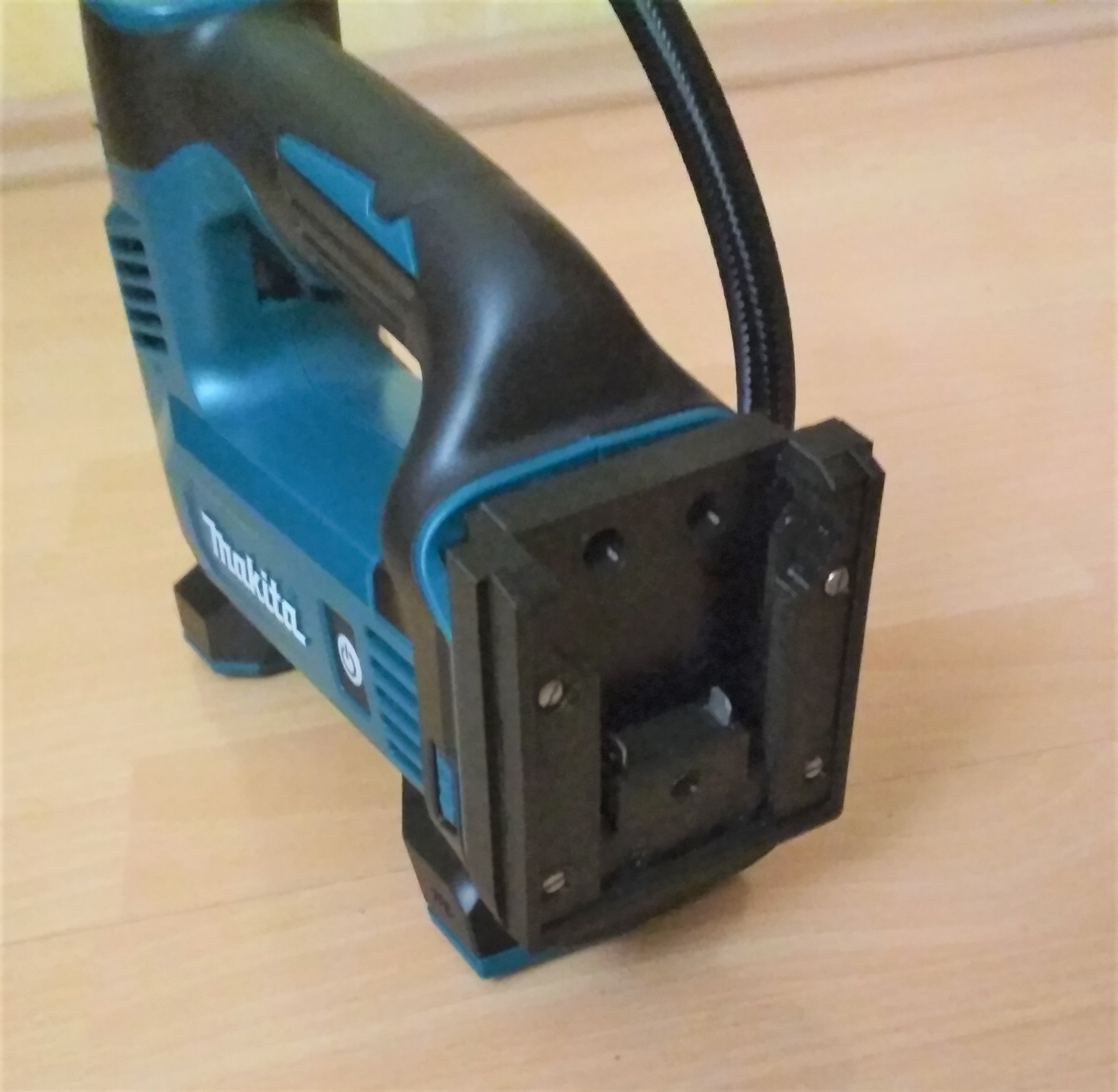 Milwaukee M18 to Makita Powertool Adapter