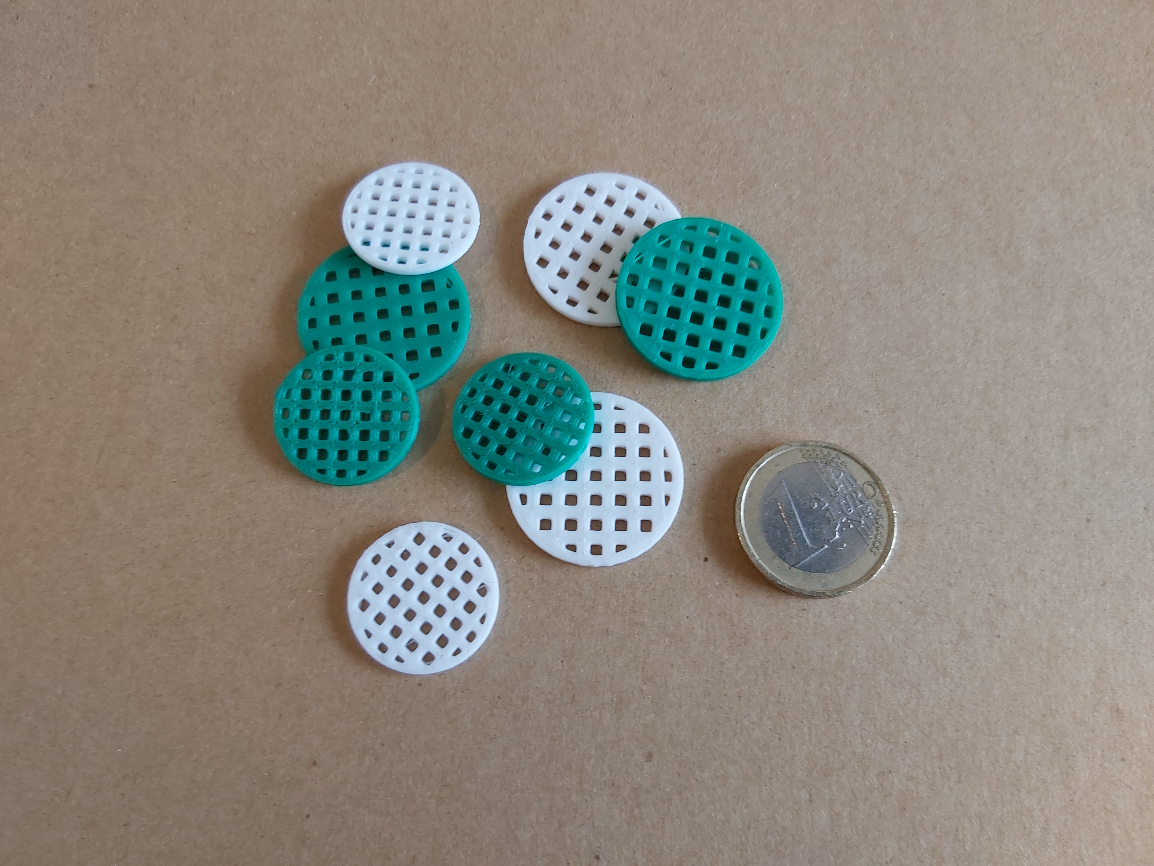 Tiny meshes for bonsai pots or flower pots (round)