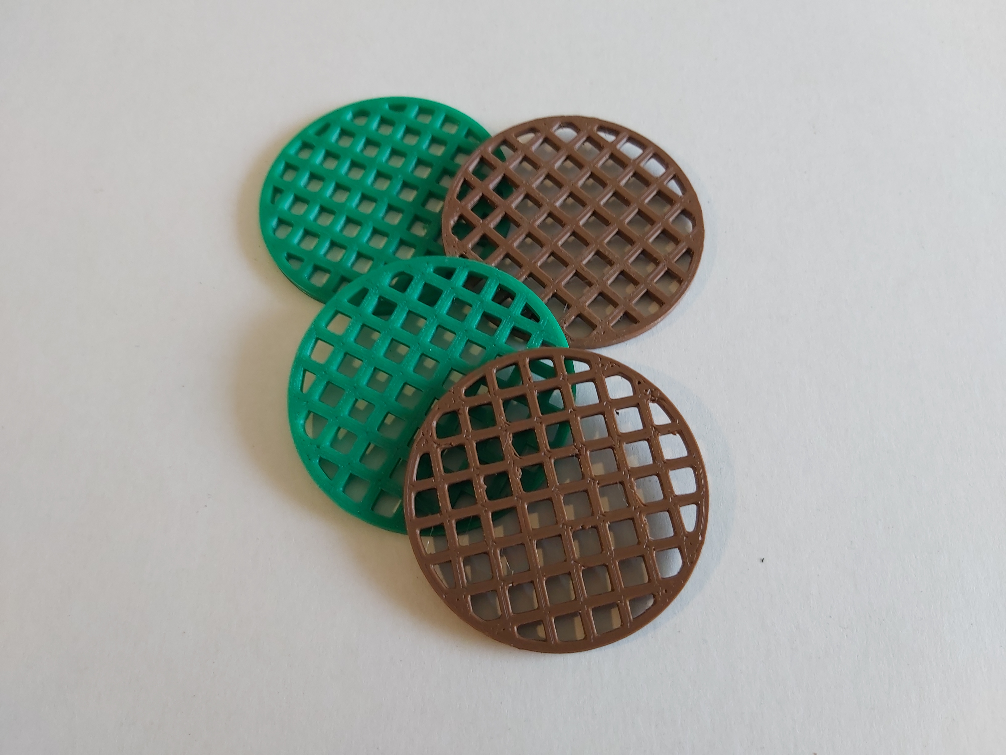Meshes for bonsai pots or flower pots (round and square)