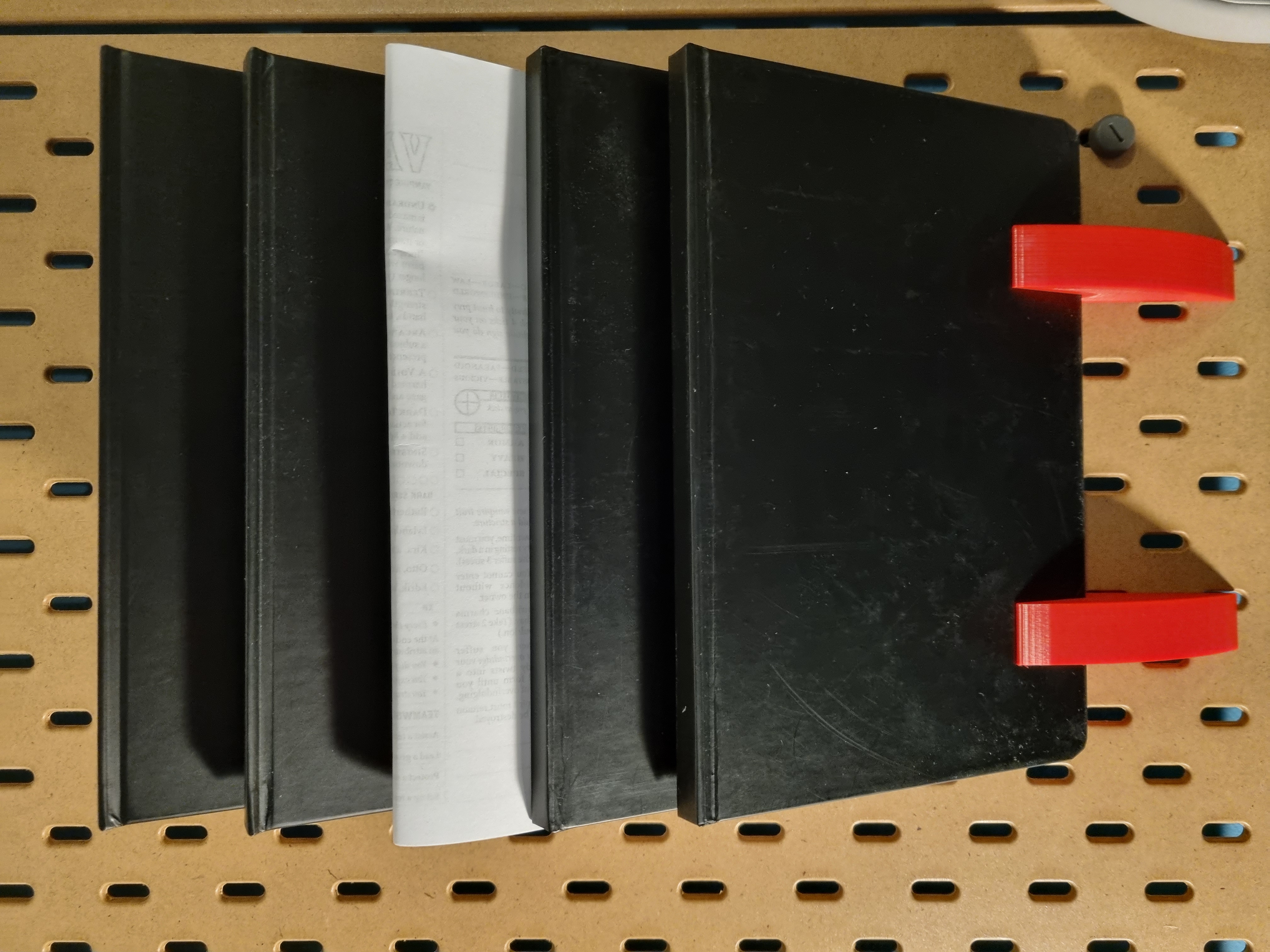 Skadis small book/paper holder (5x 10mm thick books / papers)