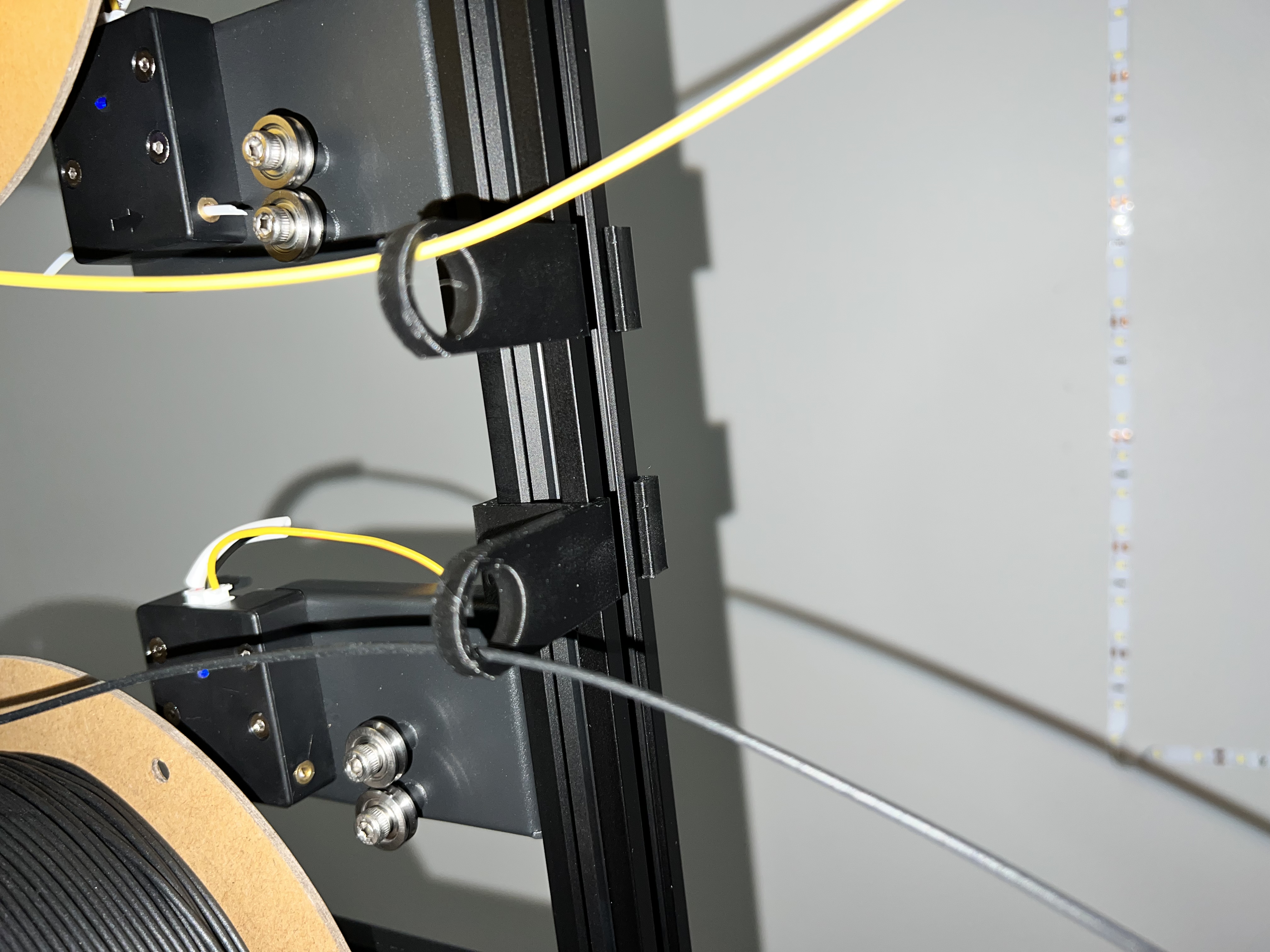 Filament guide for Sovol3D SV04 and other 20mm x 20mm frames
