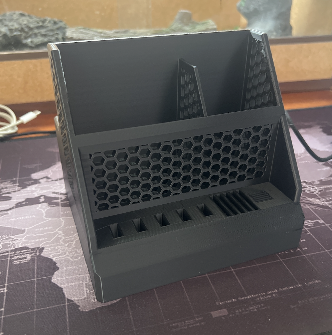 Desktop Organizer w/ Closable compartment