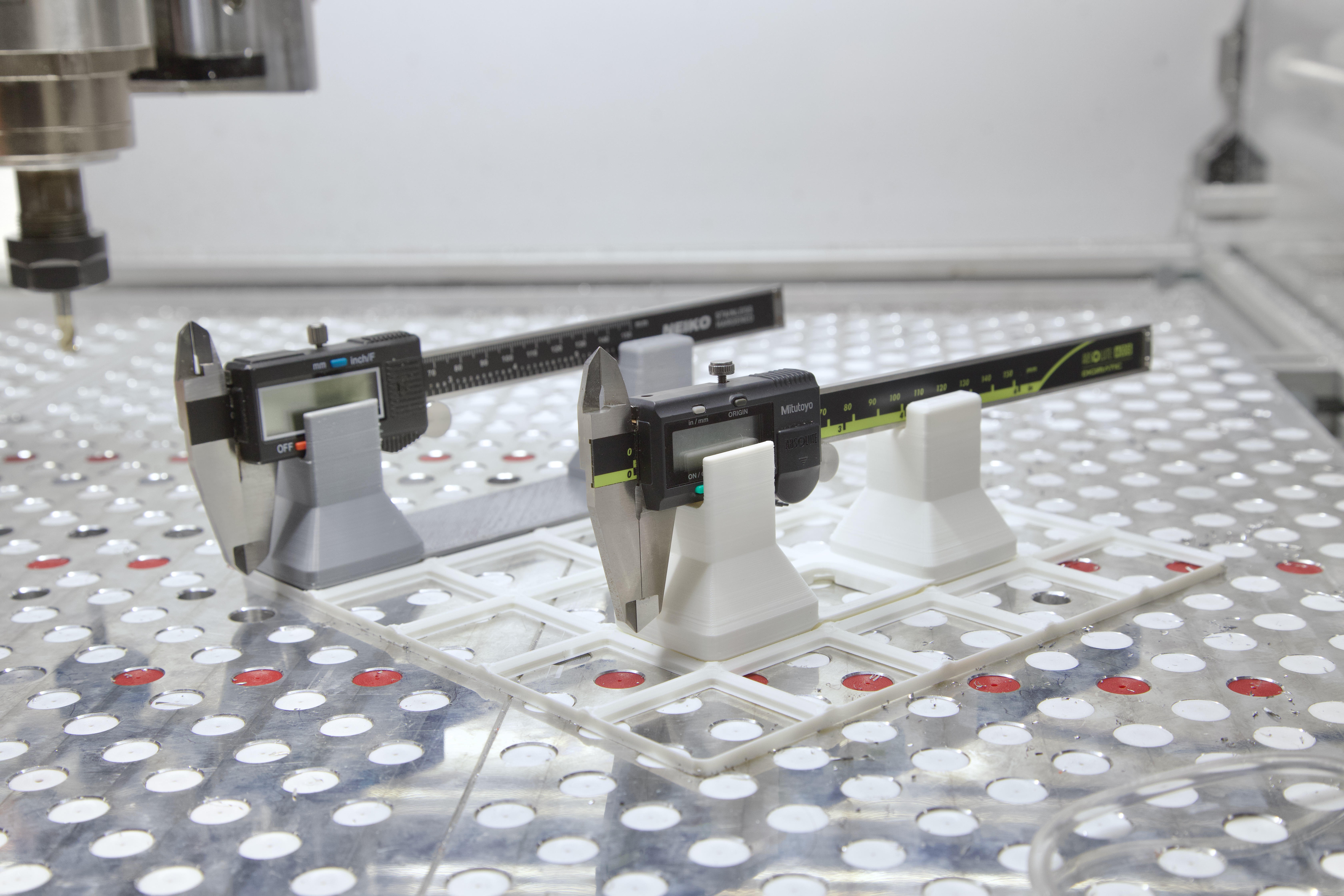 Miniatura 2 do modelo 3D Caliper Stand for Gridfinity