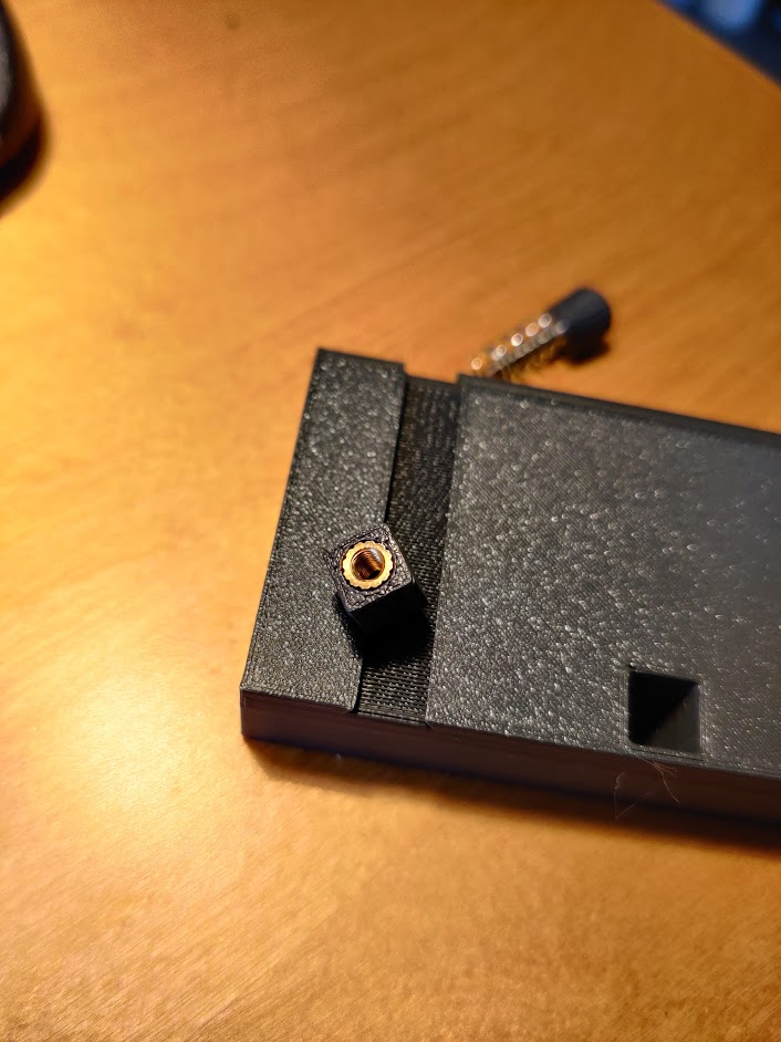 Miniatura 4 do modelo 3D Adjustable PCB Clamp Holder