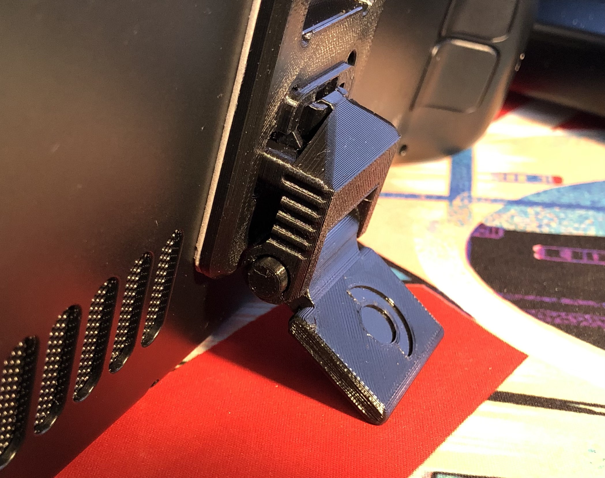 DeckMate kickstand with locking hinge by ClassicGOD Download free STL