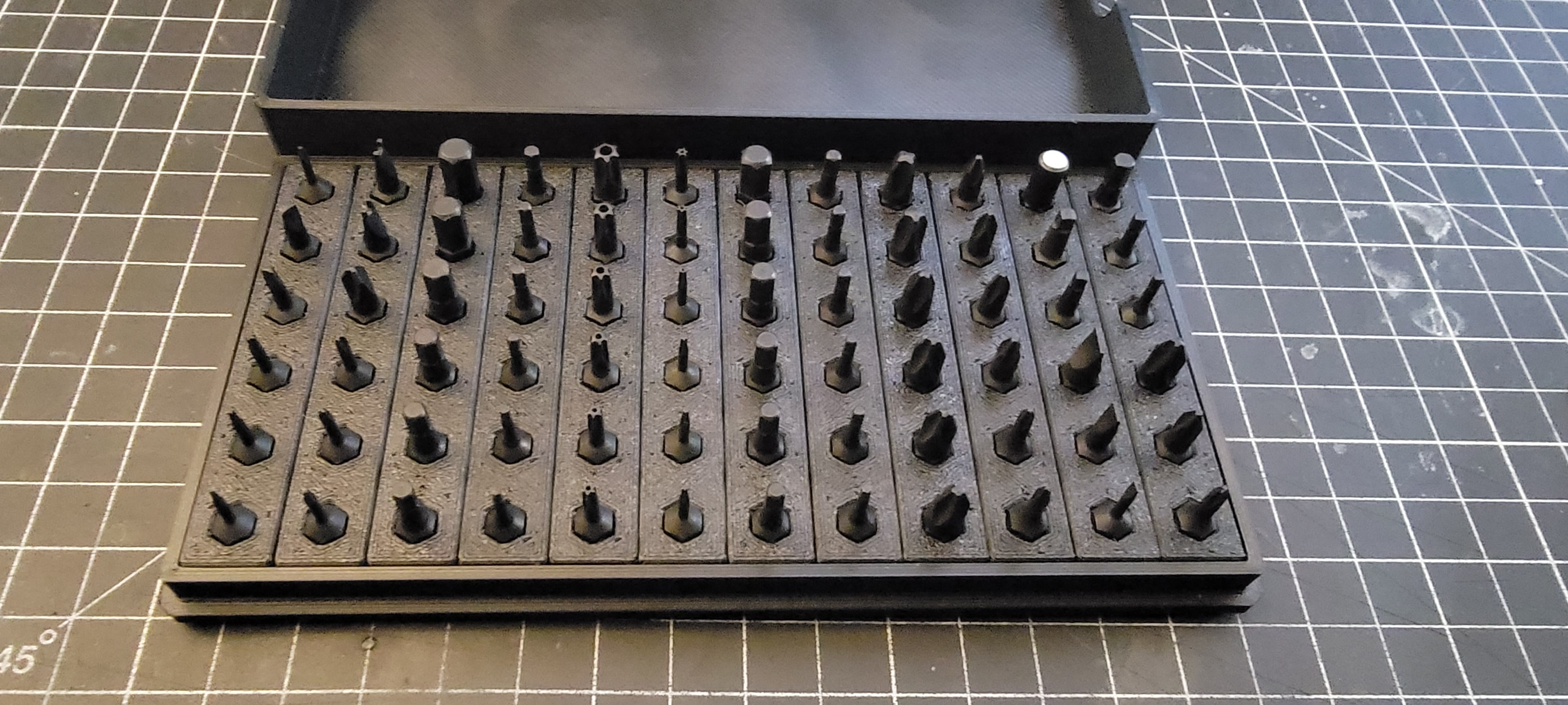 LTT Screwdriver Bit Holder by drak3 Download free STL model