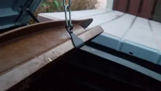 garbage can cover clips