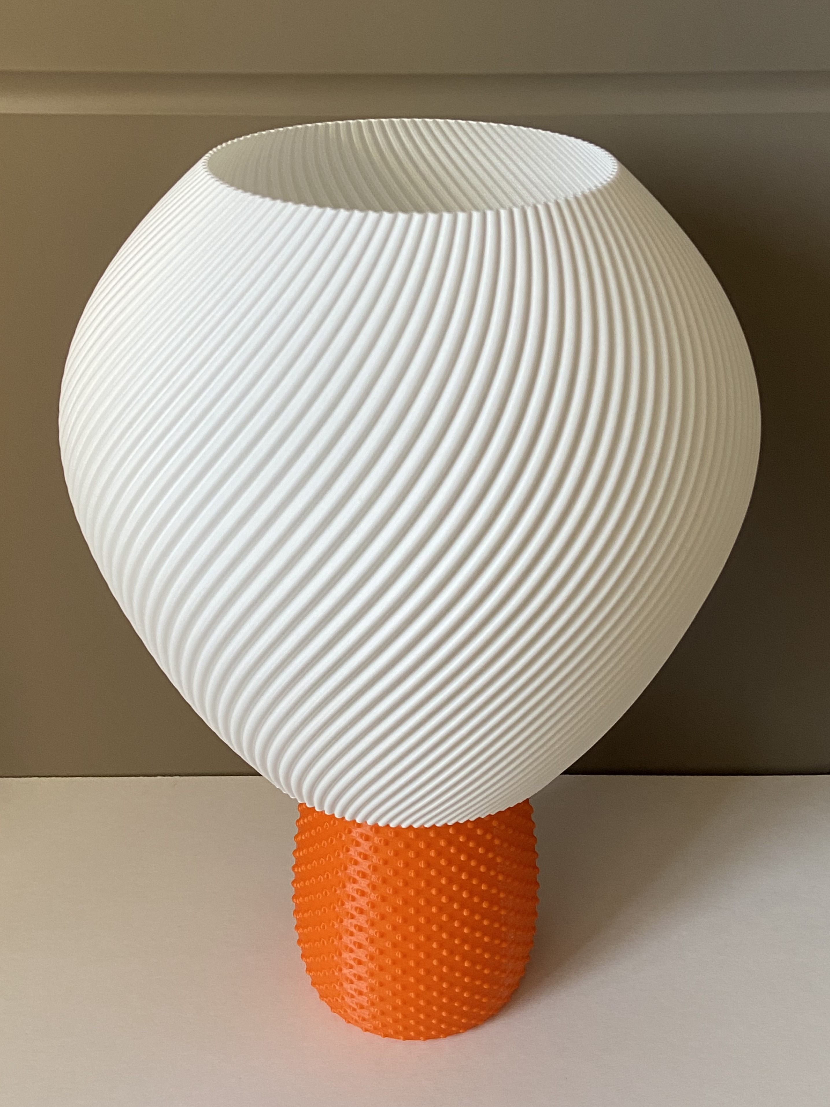 Balloon Twist Table Lamp
