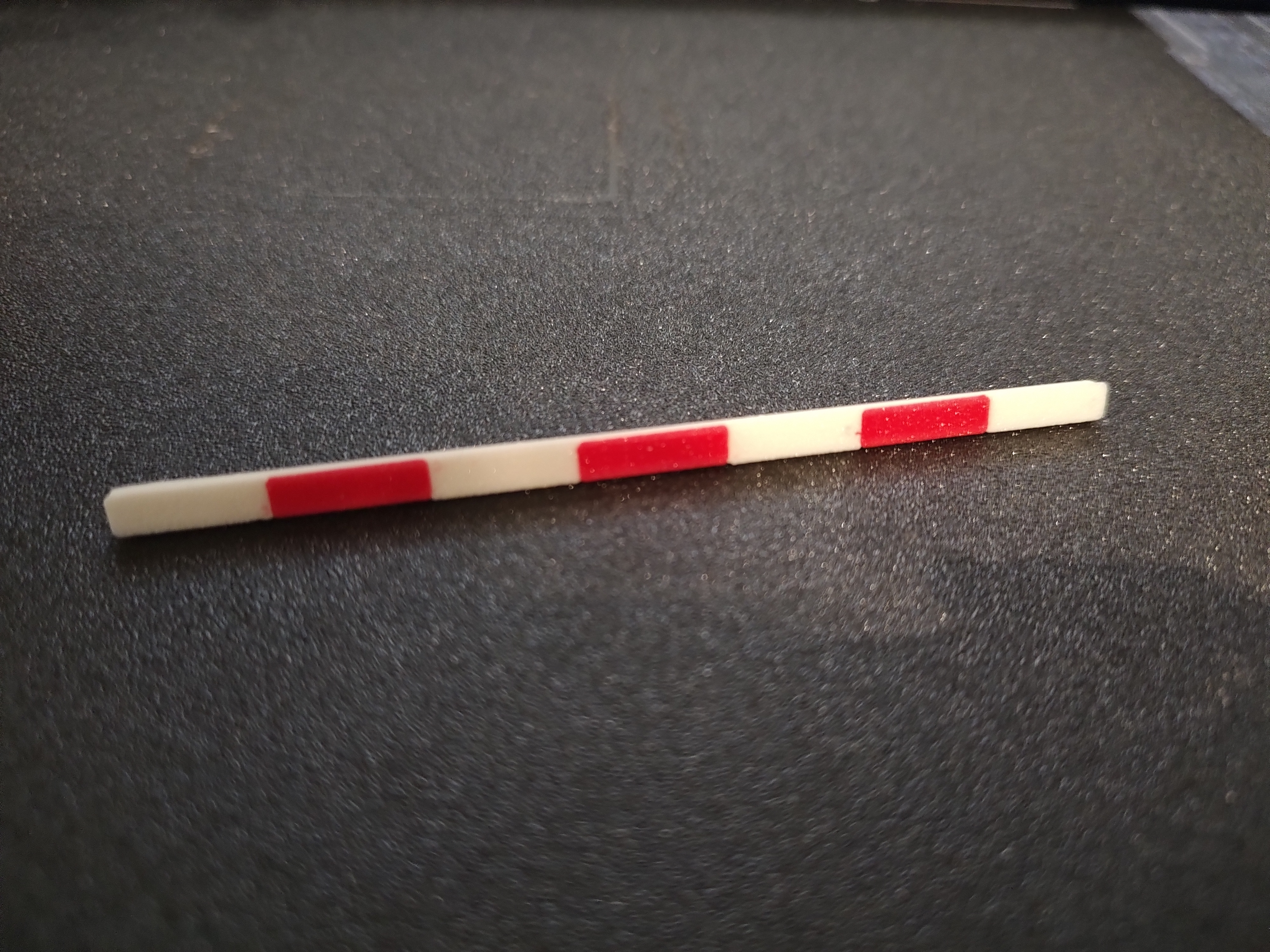 G scale signal multicolored