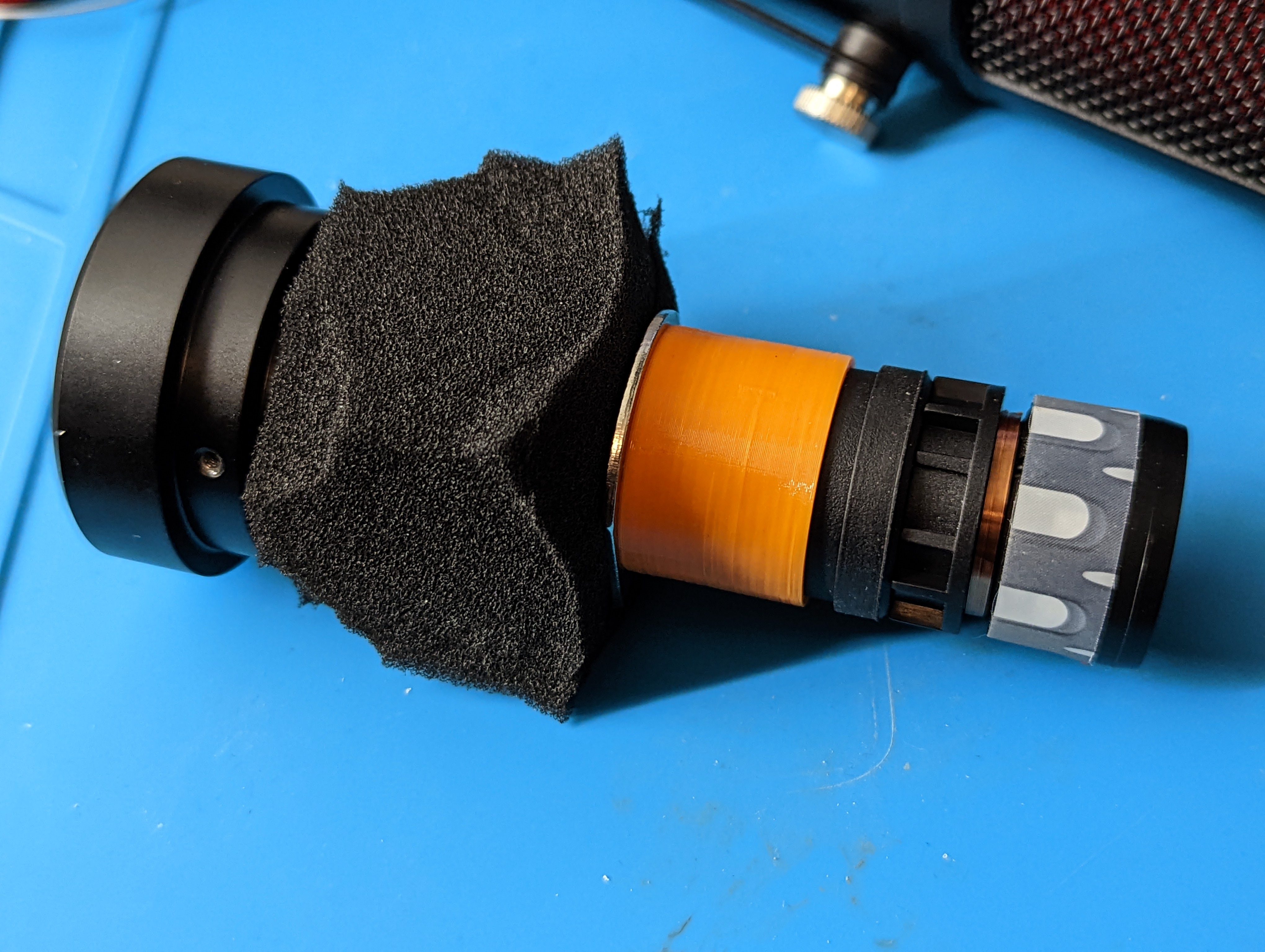 Dynamic microphone capsule mount by Download free STL model