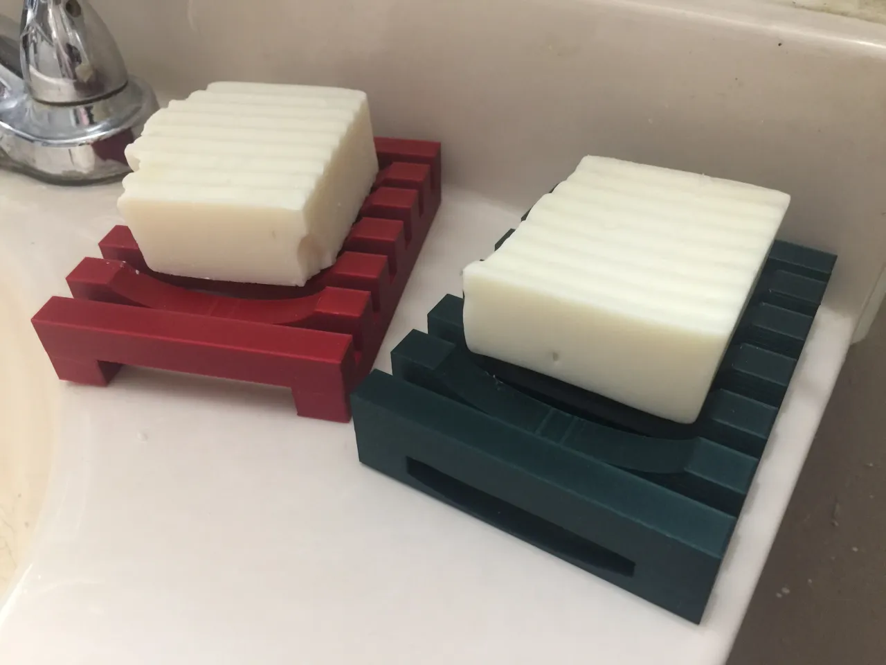 Self-Draining Ceramic Soap Dish