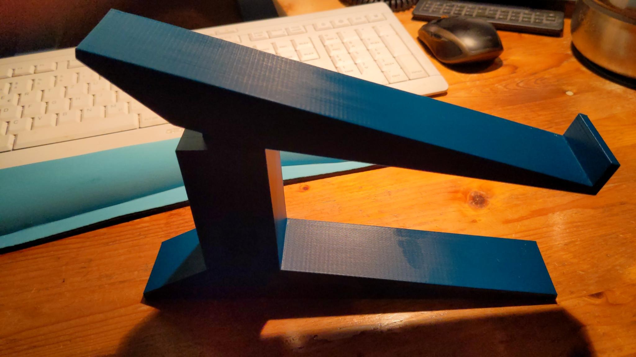 Notebook Stand for an Asus UX5XX Notebook