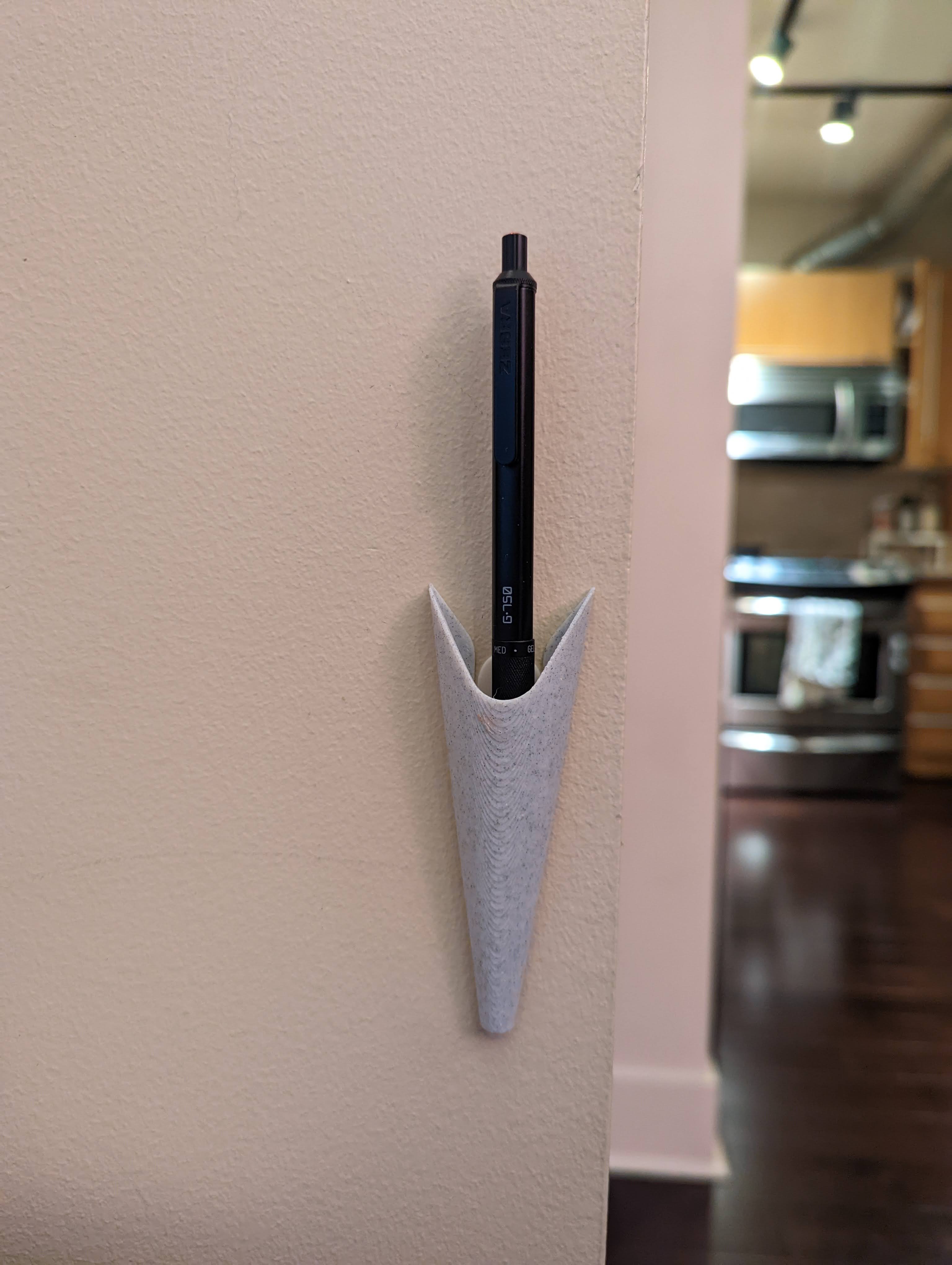 Single pen wall holder