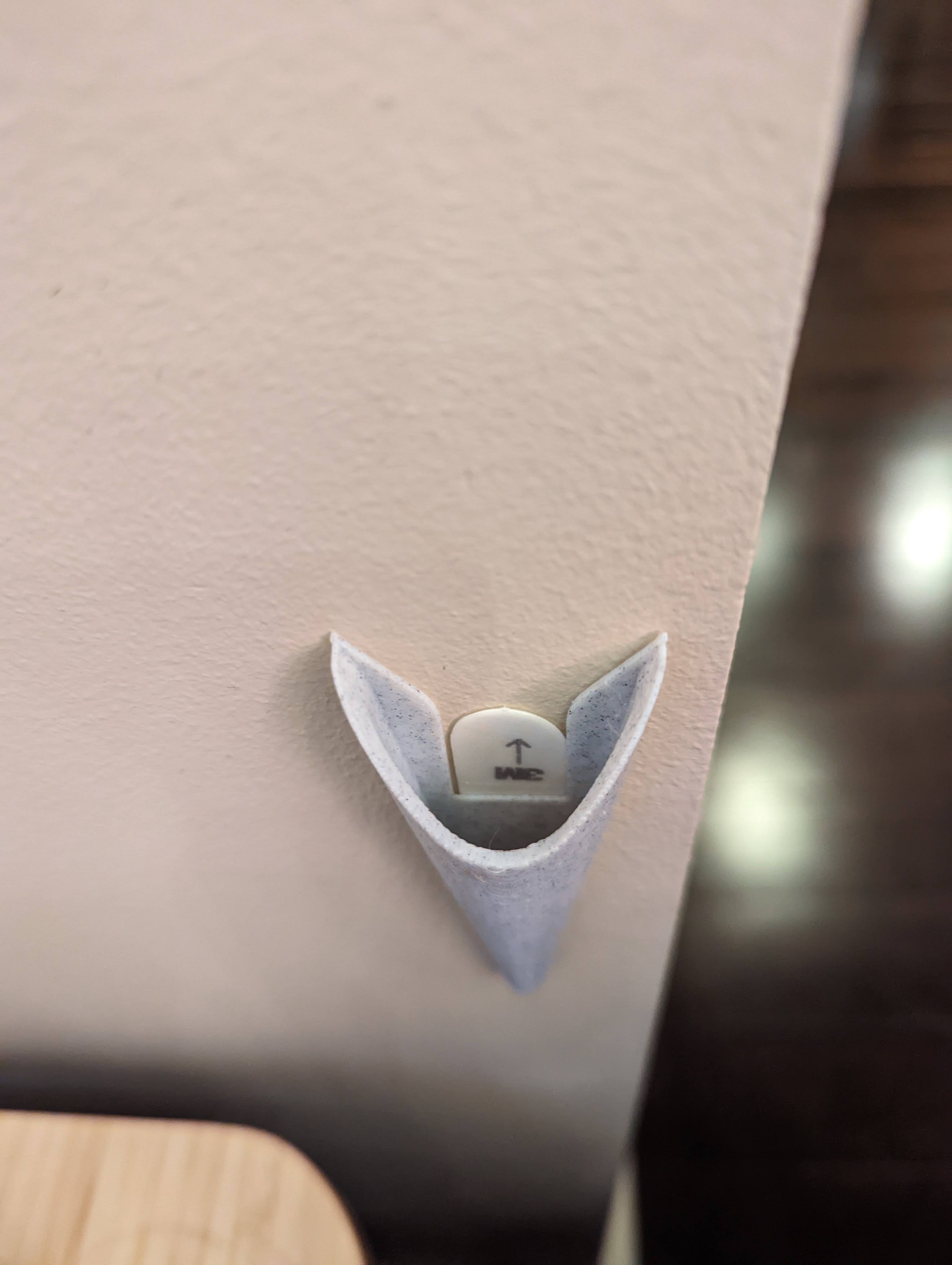 Miniatura 2 do modelo 3D Single pen wall holder
