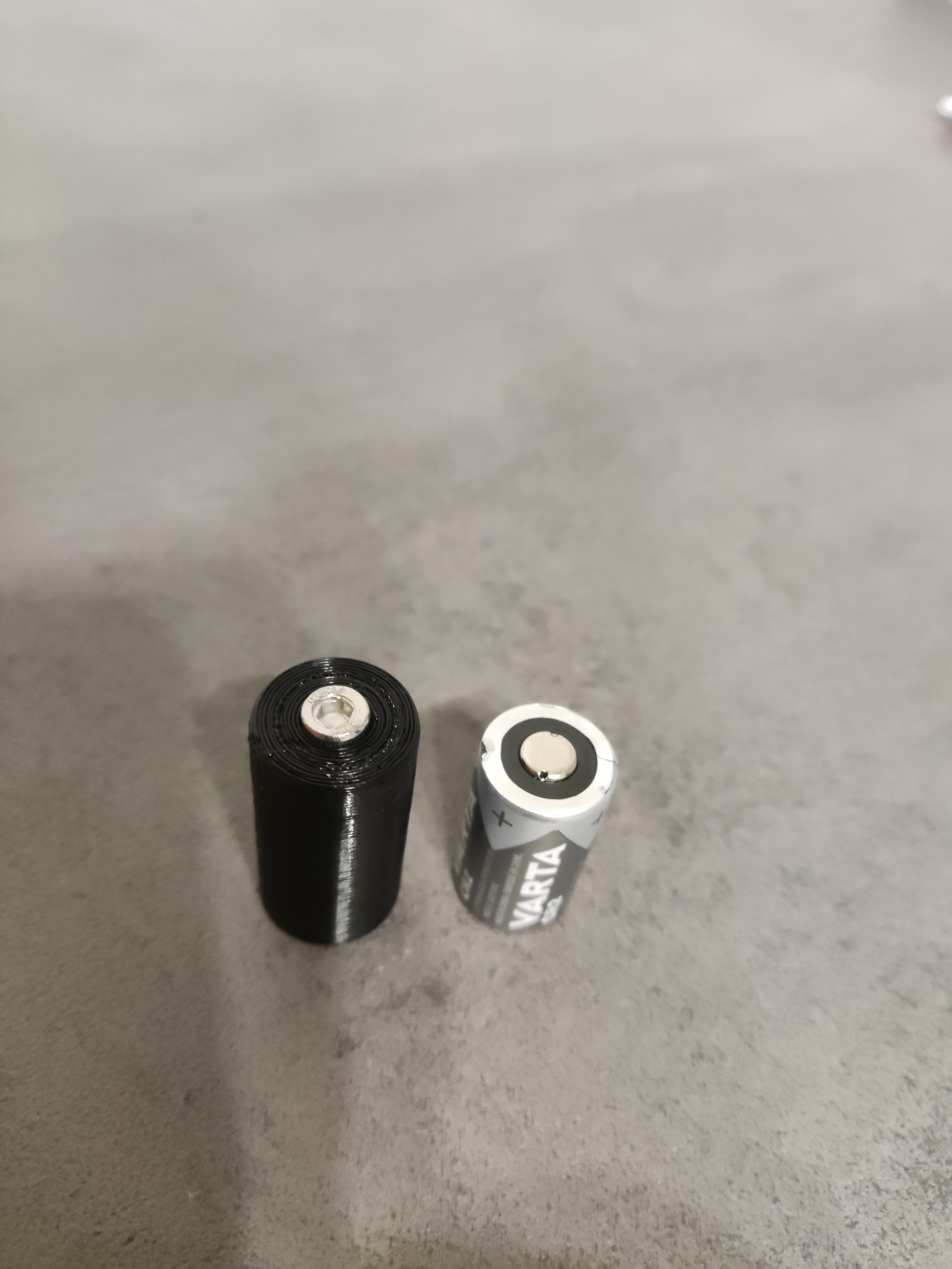 CR 2 to CR123a Battery adapter