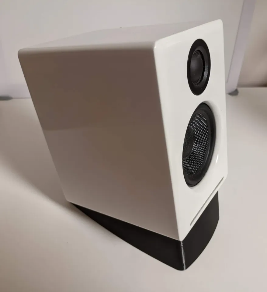 Audioengine A2+ desktop speaker stand by felixna