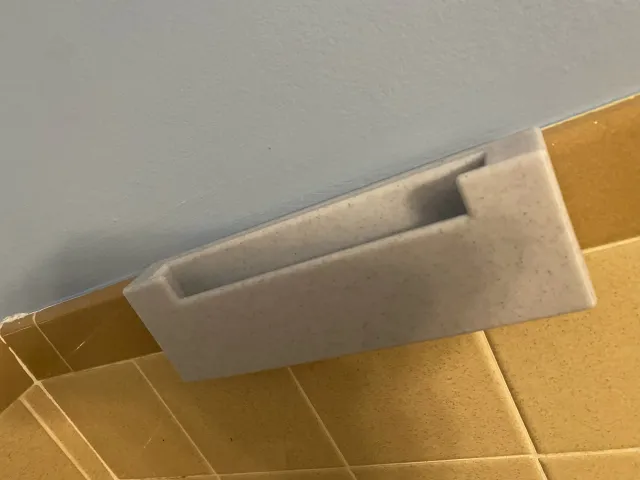 iPhone 11 shower mount