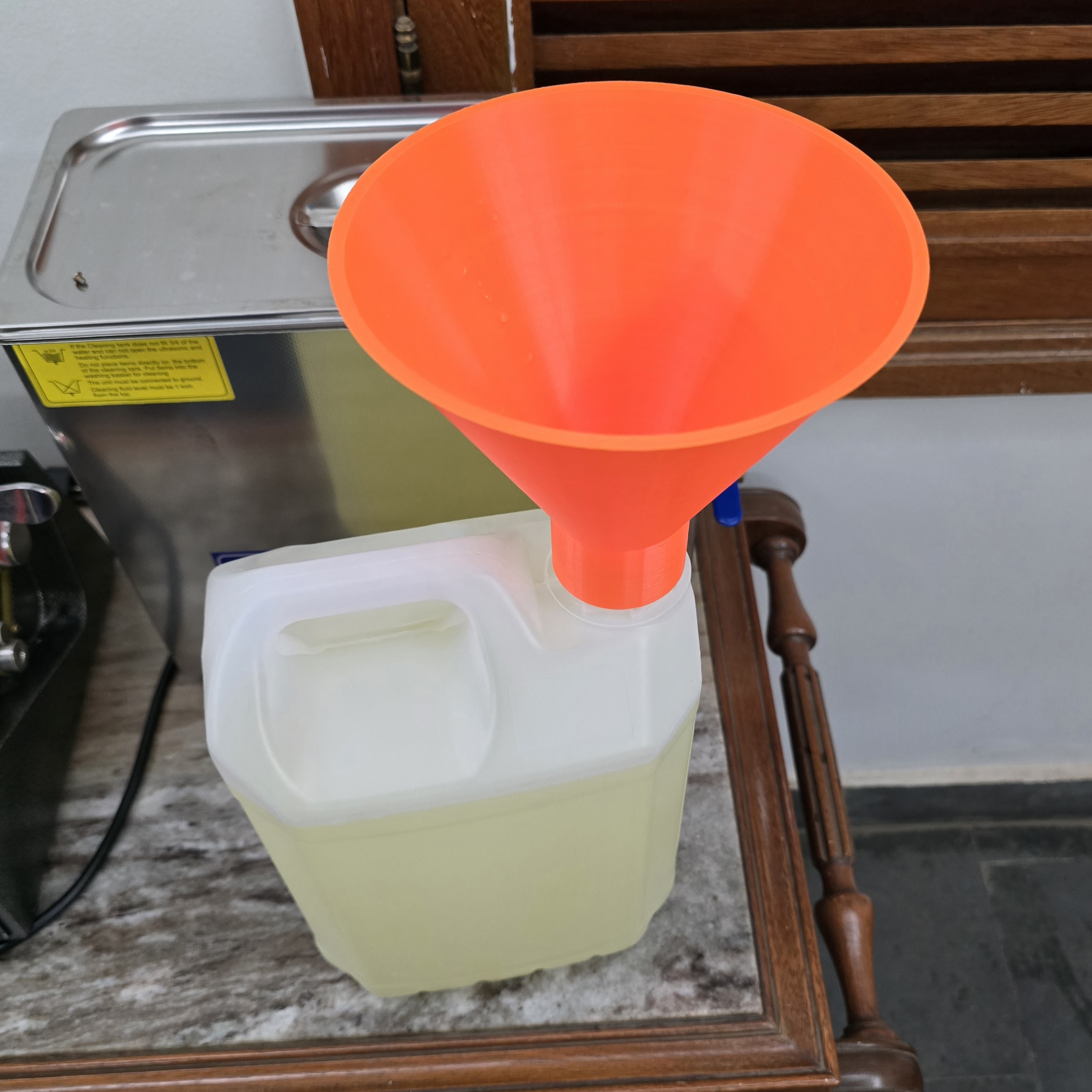 Funnel for 5-liter plastic bottles