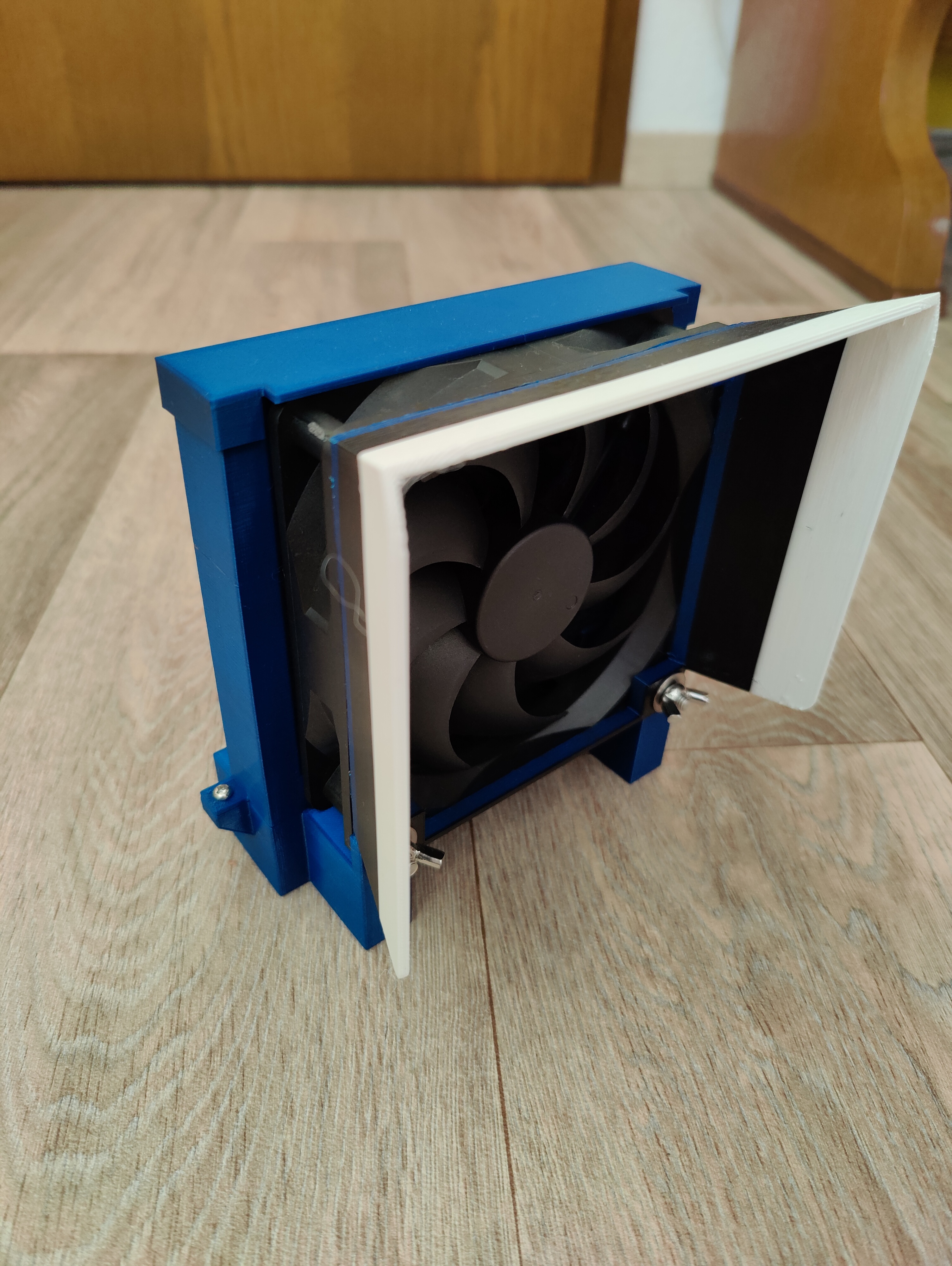 fume extractor / Rauchabzug with 120mm fan