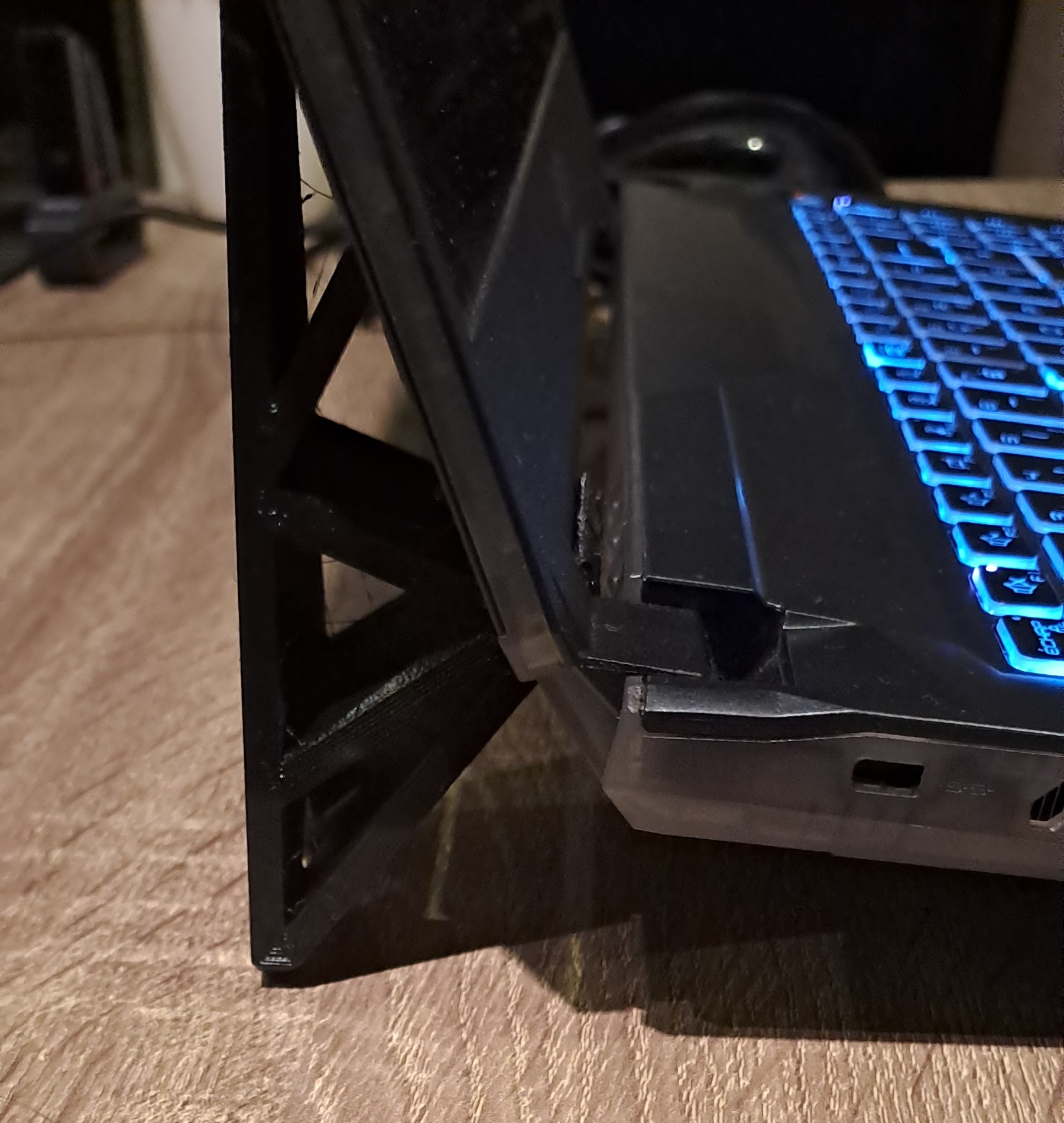 laptop riser