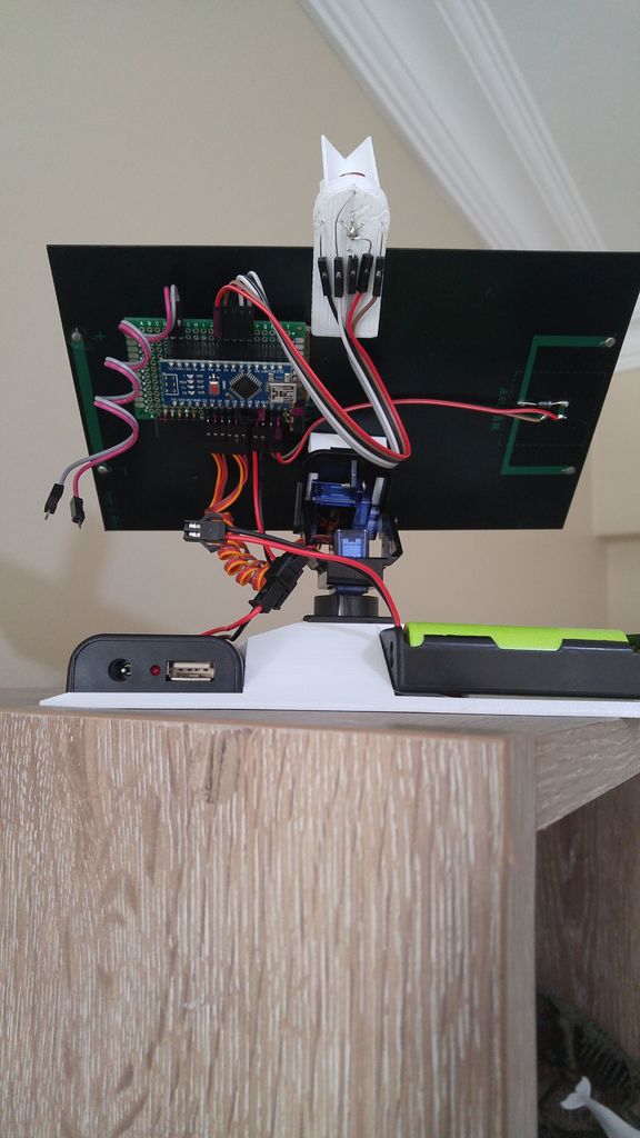 Solar Tracking System & mobile charger — miniatura 2