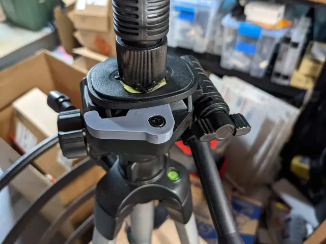 Amazon Basics tripod locking arm