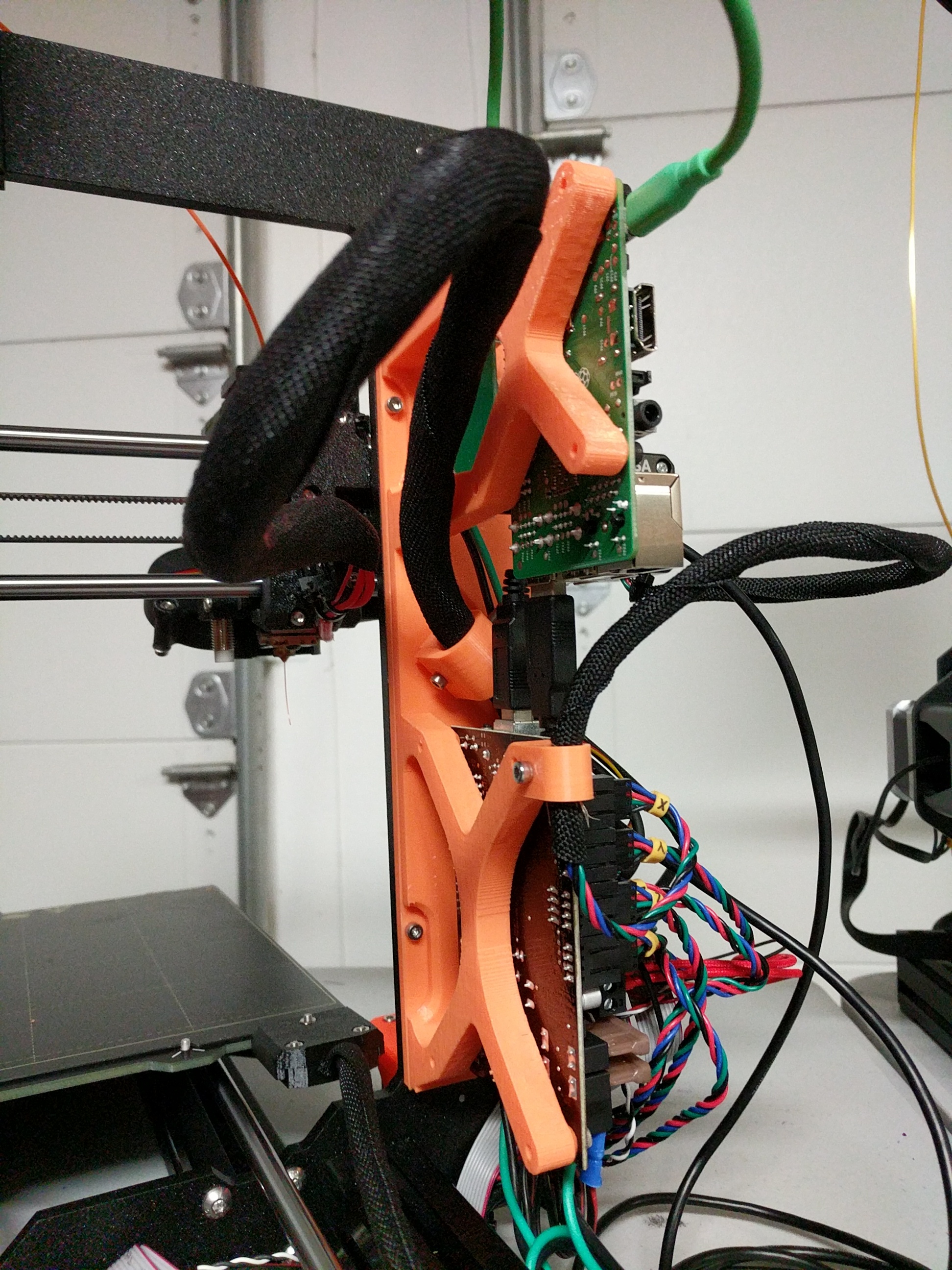 Mount for Raspberry Pi 3 on Prusa MK3S.