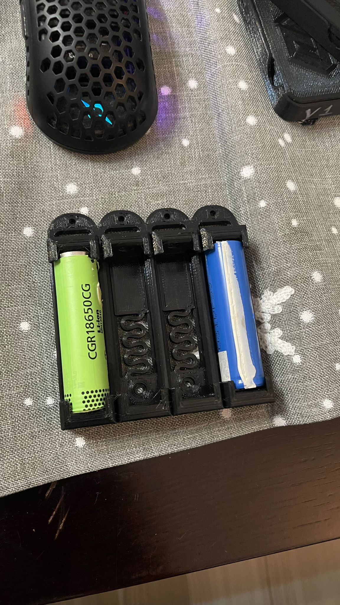 Print in place 4 x 18650 spring loaded battery holder 3D model thumbnail