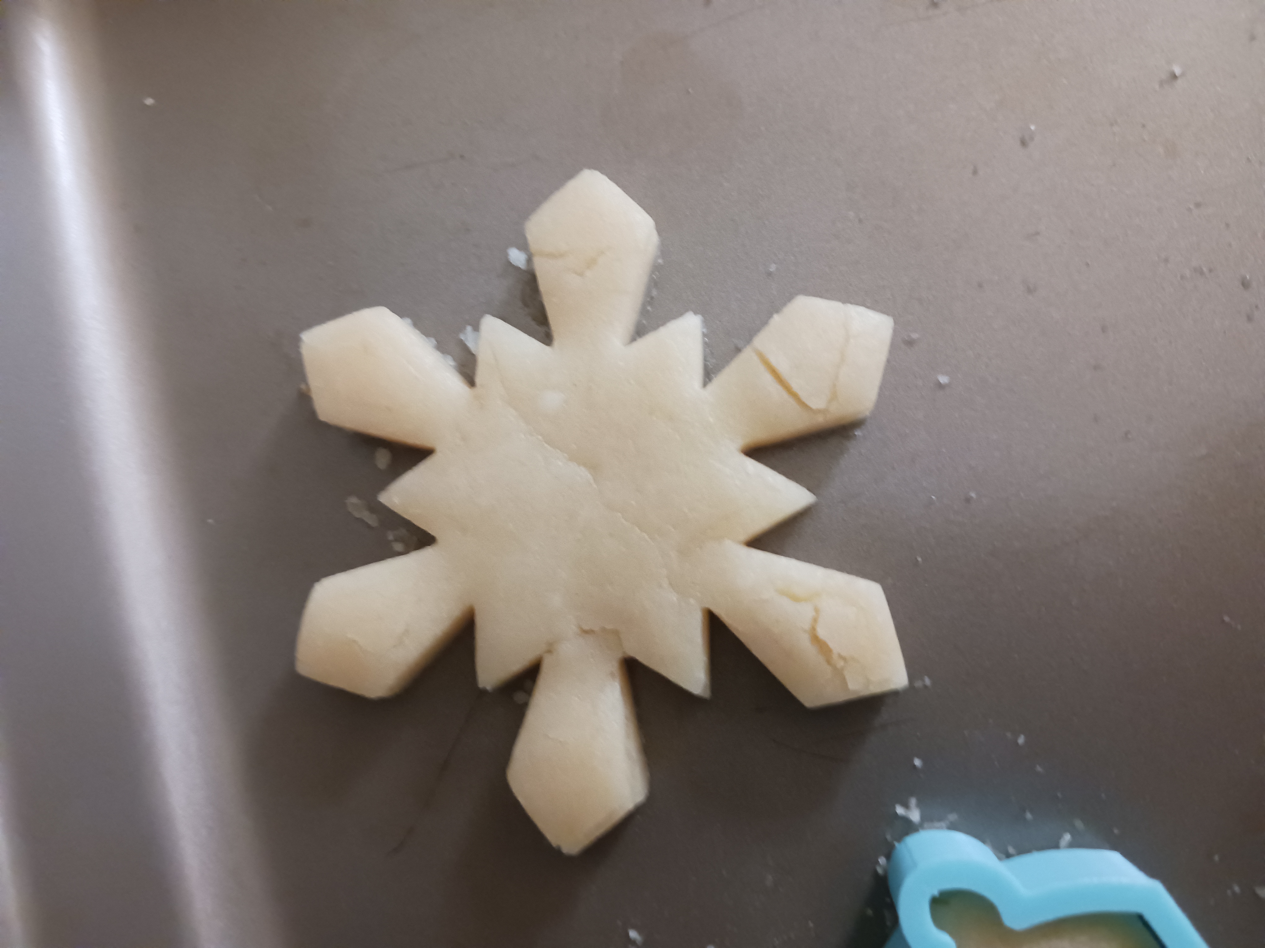 Miniatura 2 do modelo 3D Snowflake Cookie Cutter