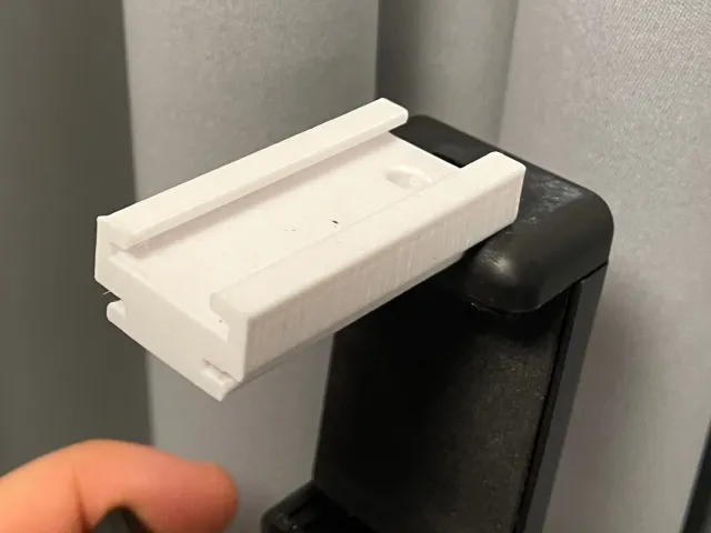 Cold shoe extender