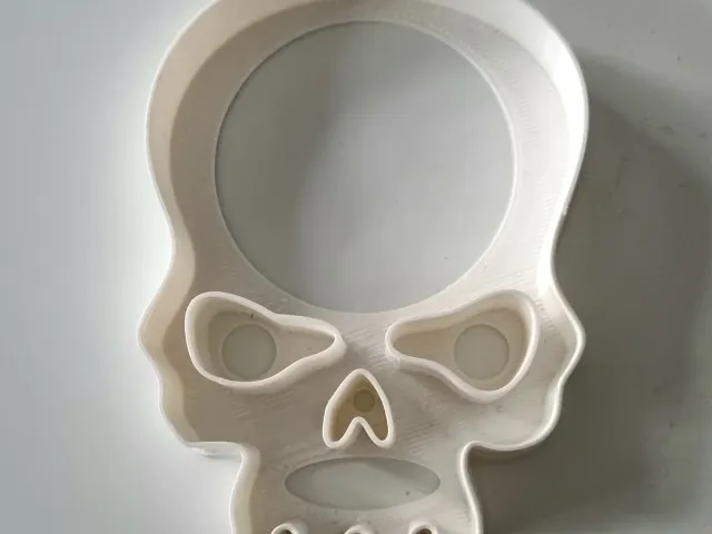 Skull cookie cutter