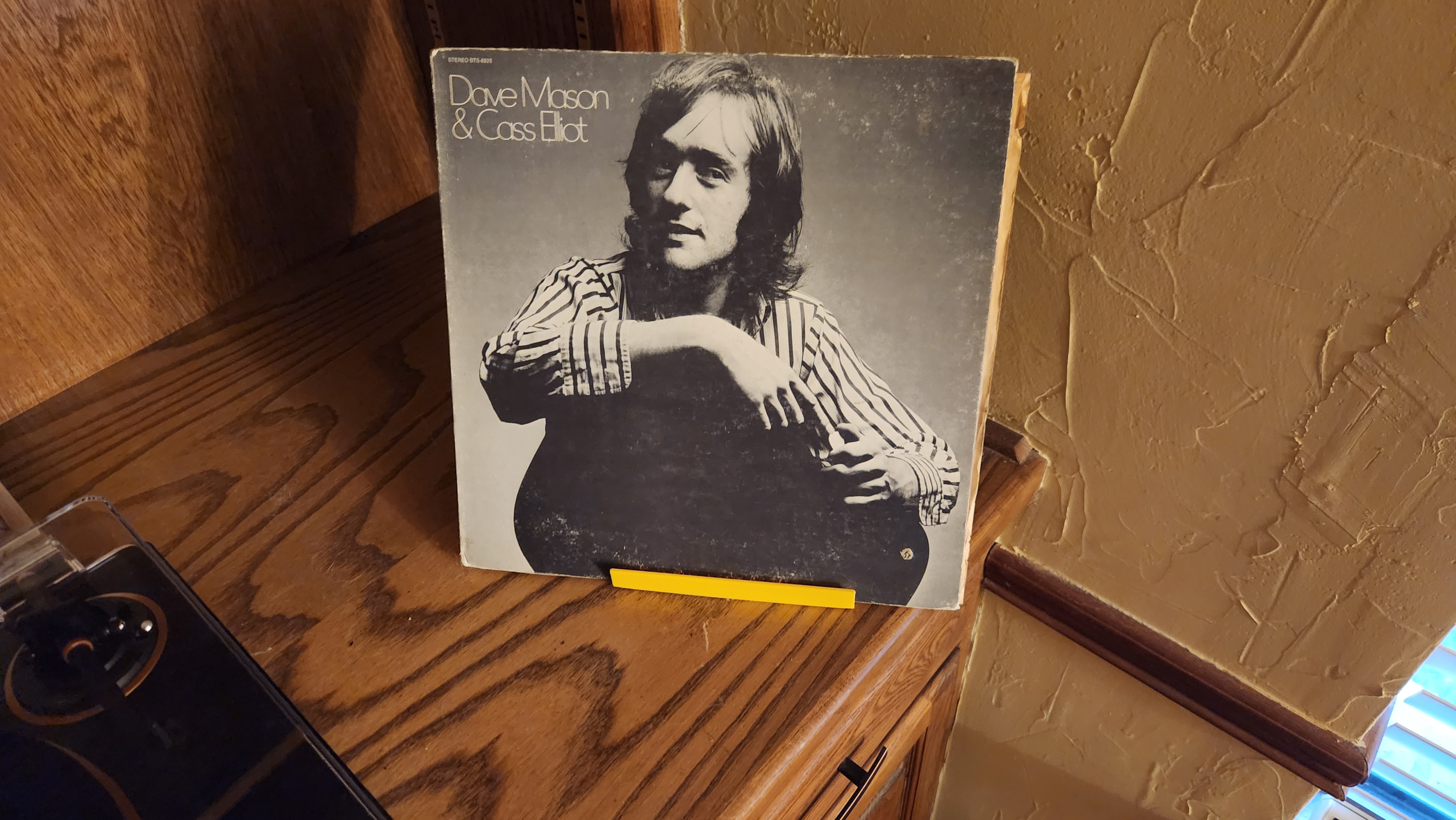 Record Stand - Now Playing