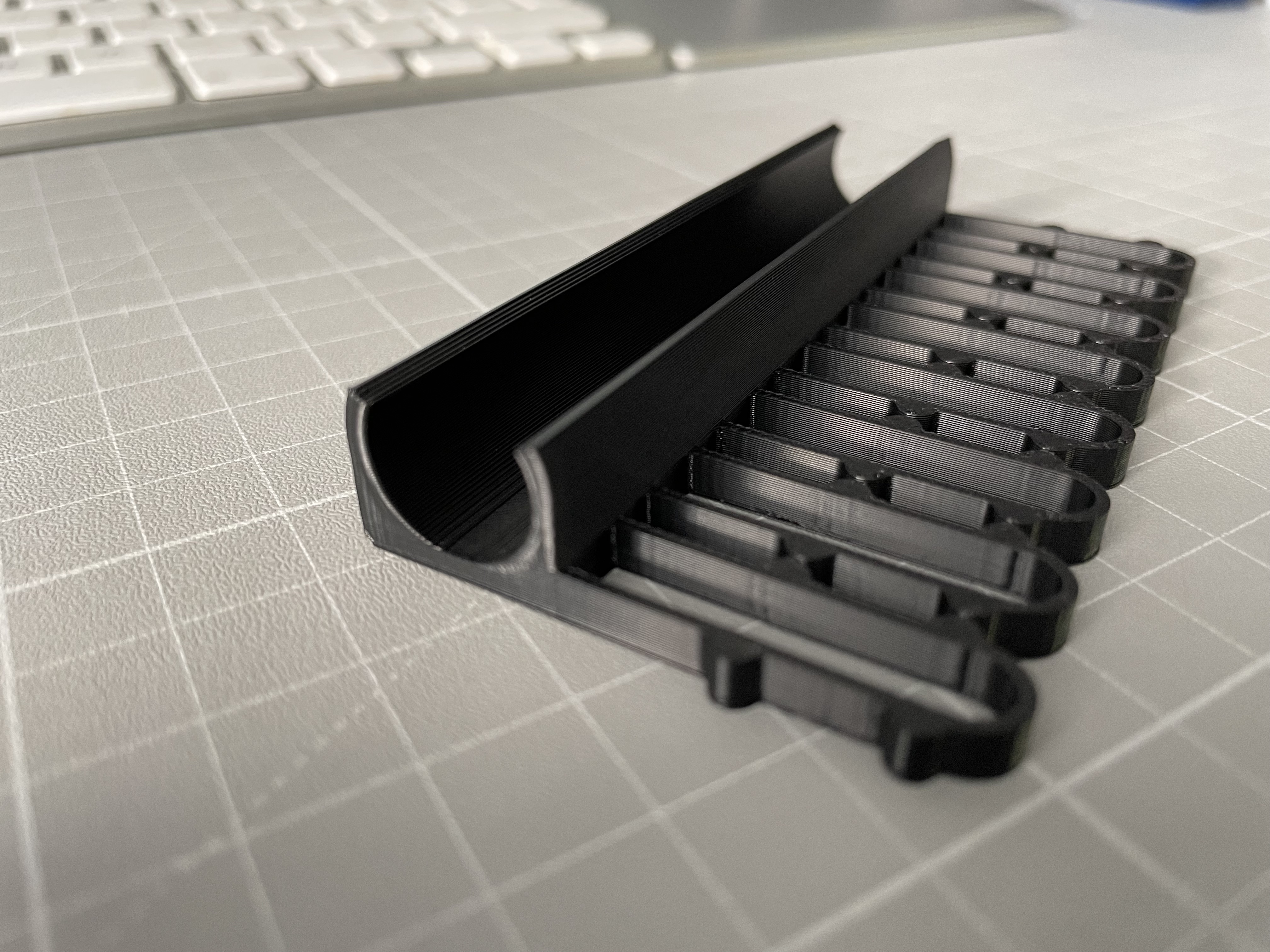 Miniatura 2 do modelo 3D Sock Clips for Drying Rack - OpenSCAD