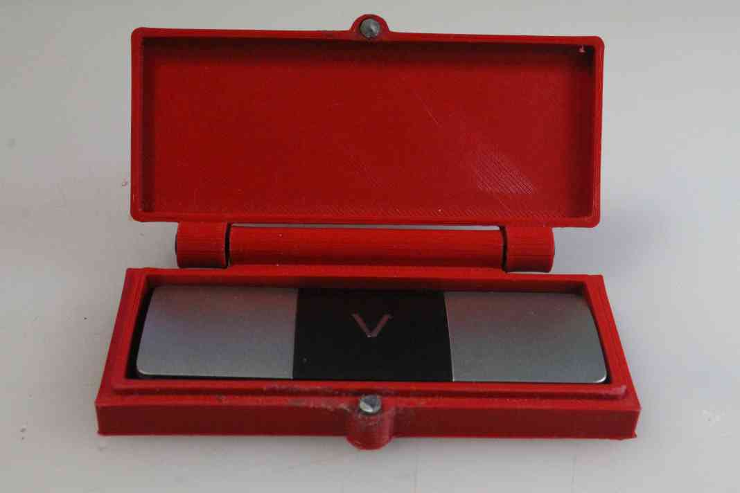 Kardia Mobile G6 (6-lead ECG device) case