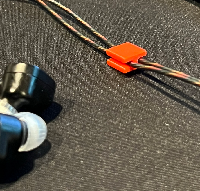 Headphone cord slider for Moondrop CHU (1.7mm cable) by RagingPandabear