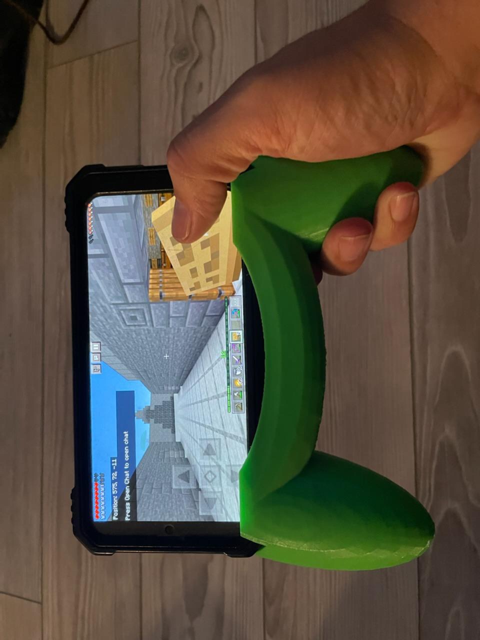 Miniatura 2 do modelo 3D Mobile Game Controller