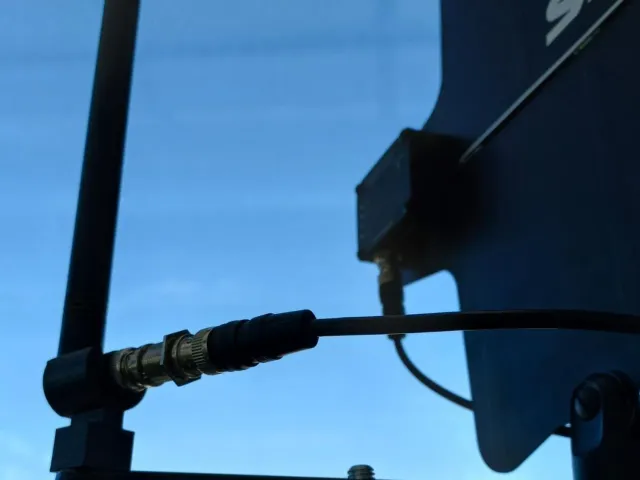 SHURE 1/2 Wave Omni Receiver Antenna clip