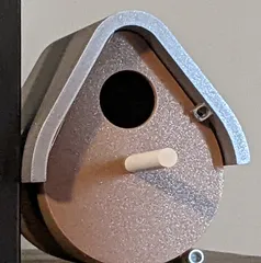Bird House optimized for the Nuthatch.