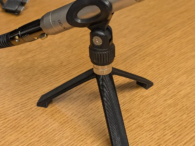 Mini mic tripod for 5/8" (US) thread