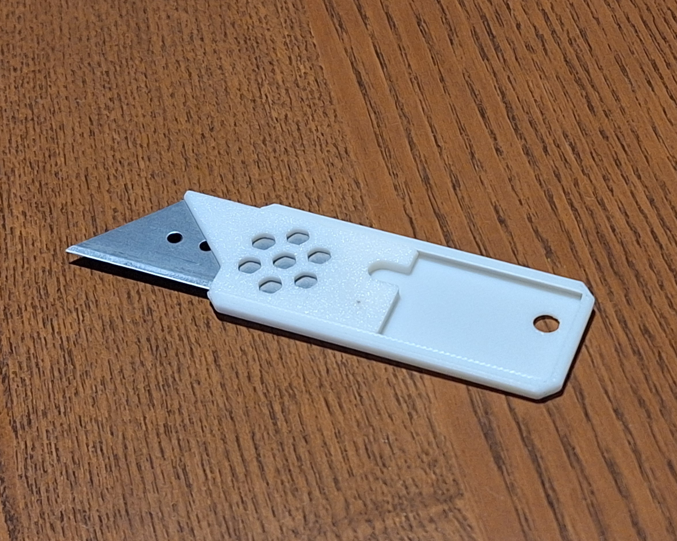 Slim Utility Knife – Retractable Blade