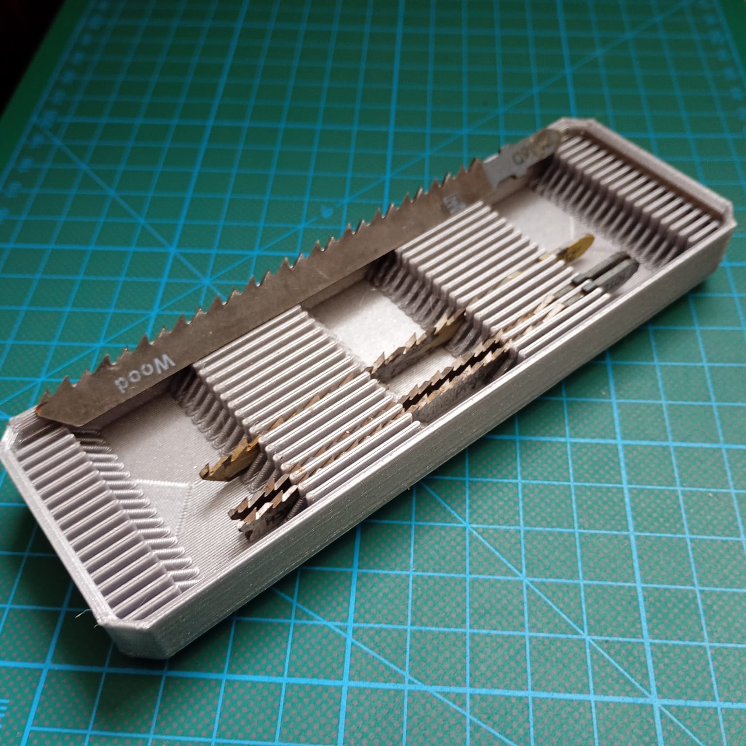 FreeGrid 1x3 Box For Jigsaw Blades