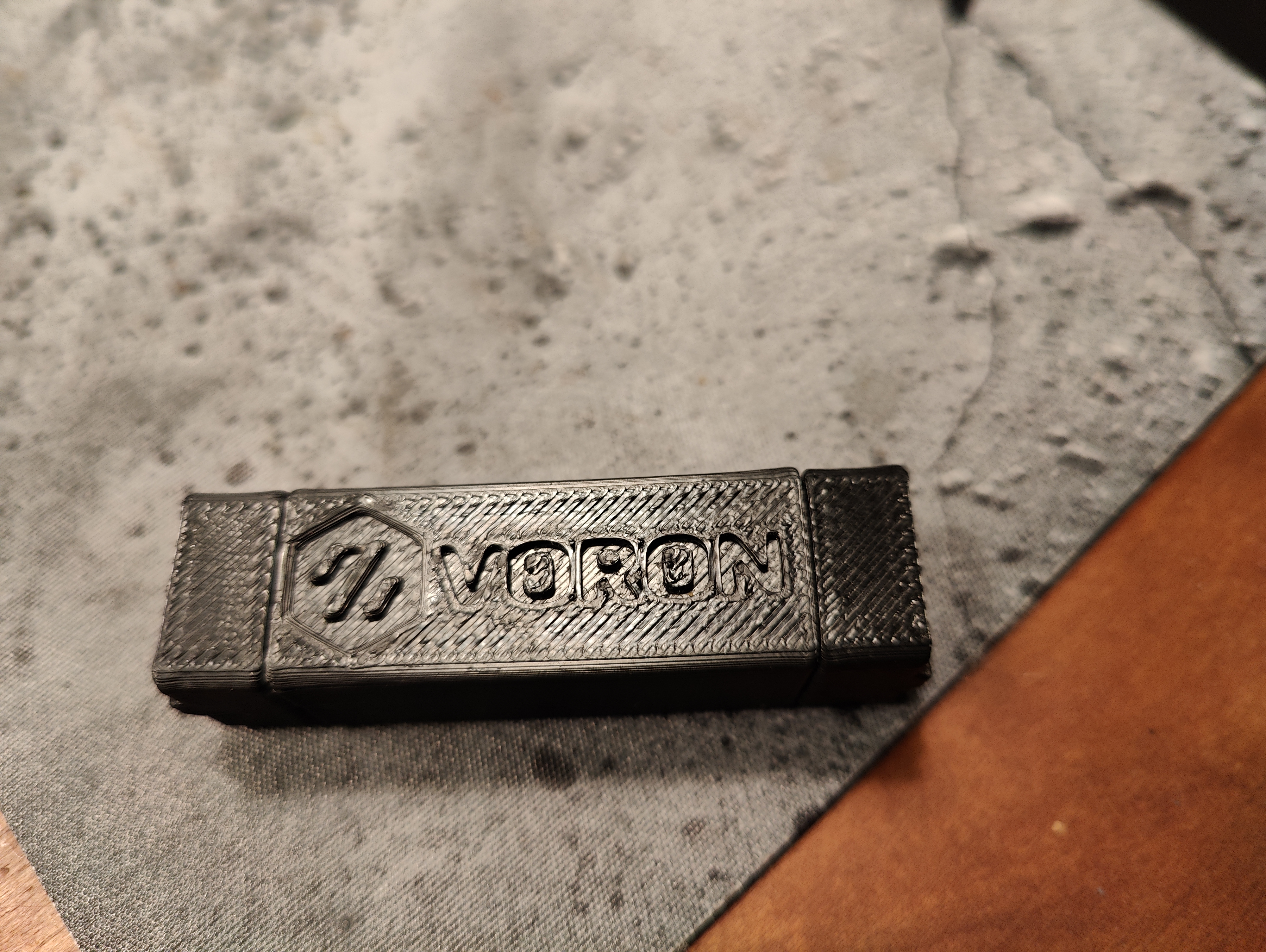 Tophat roofrack spacer