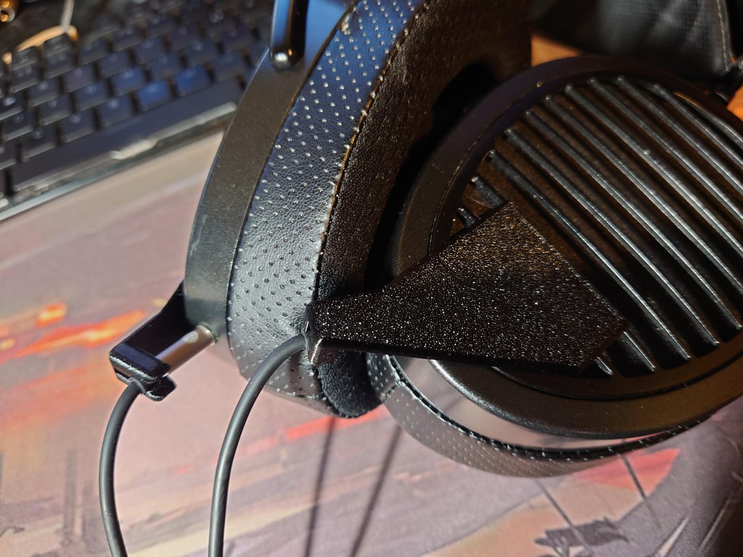 Hifiman Arya Cable Holder